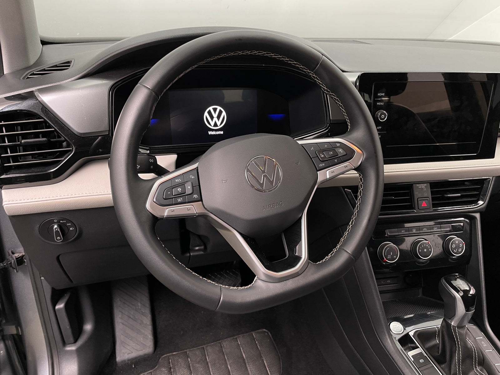 Thumbnail: 2025 Volkswagen Taos - 5