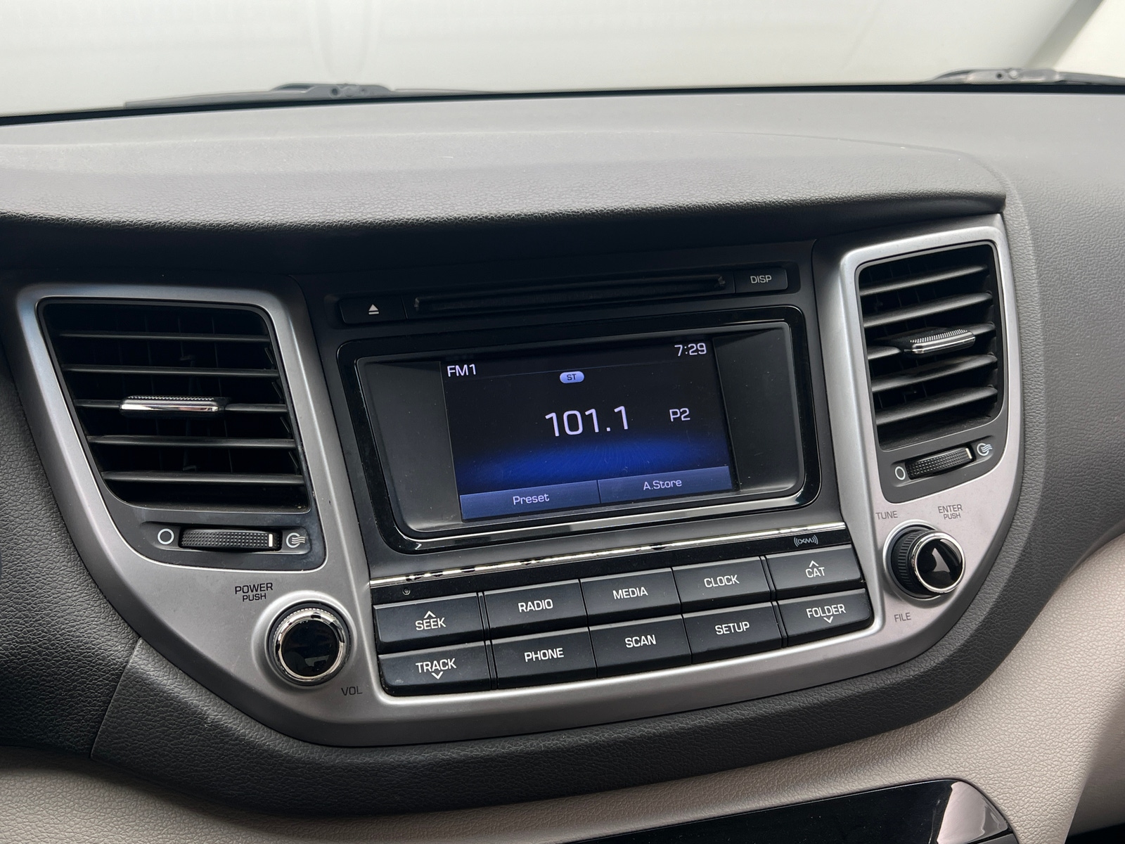 Thumbnail: 2017 Hyundai Tucson - 4