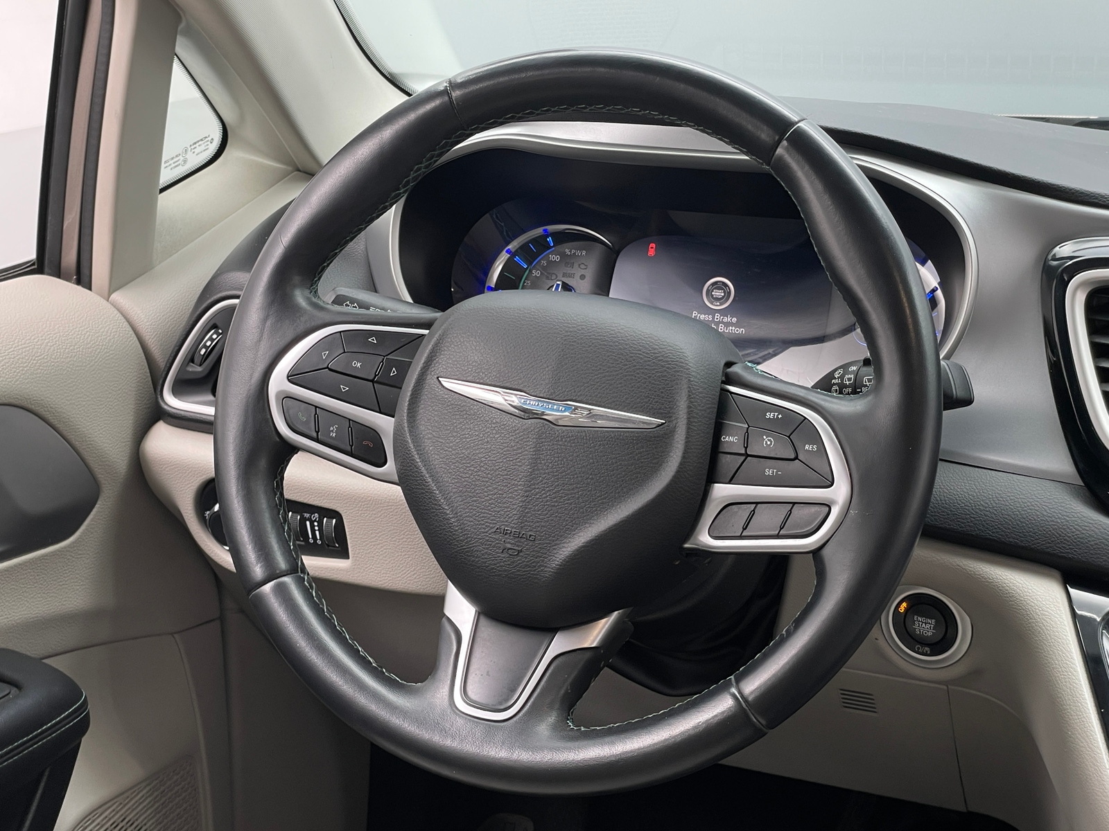 Thumbnail: 2018 Chrysler Pacifica - 4