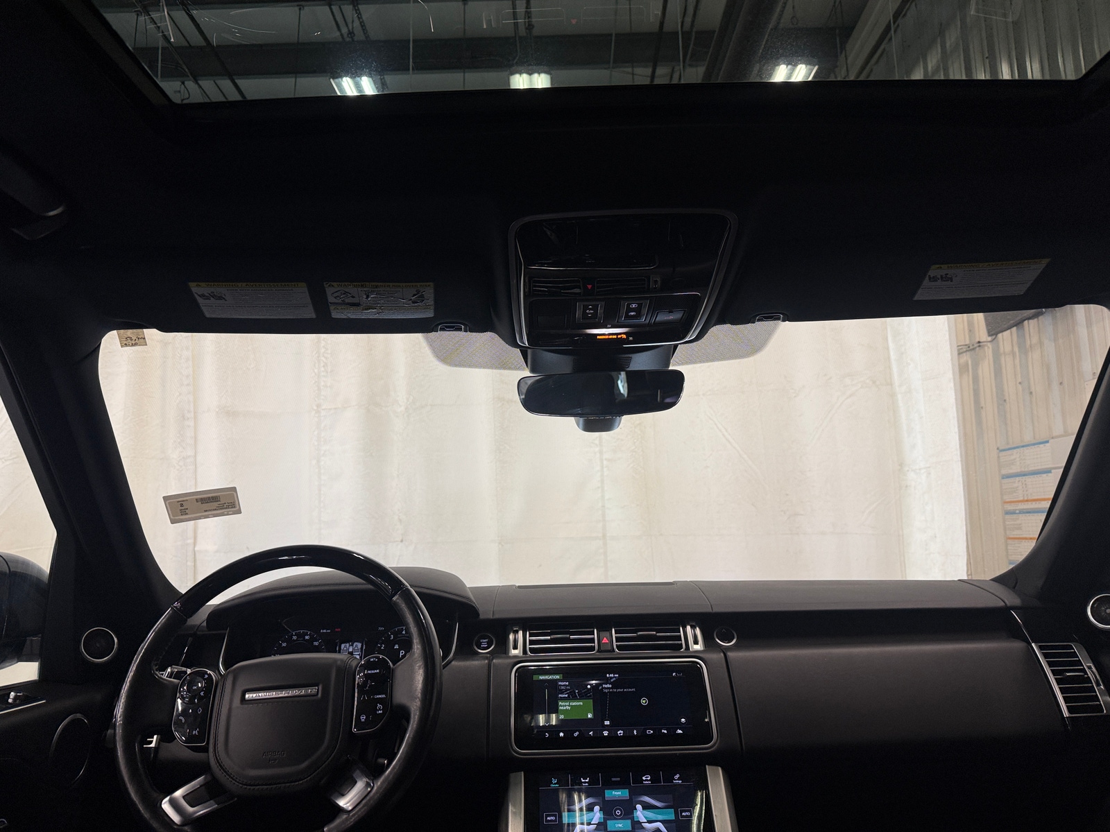 Thumbnail: 2018 Land Rover Range Rover - 2