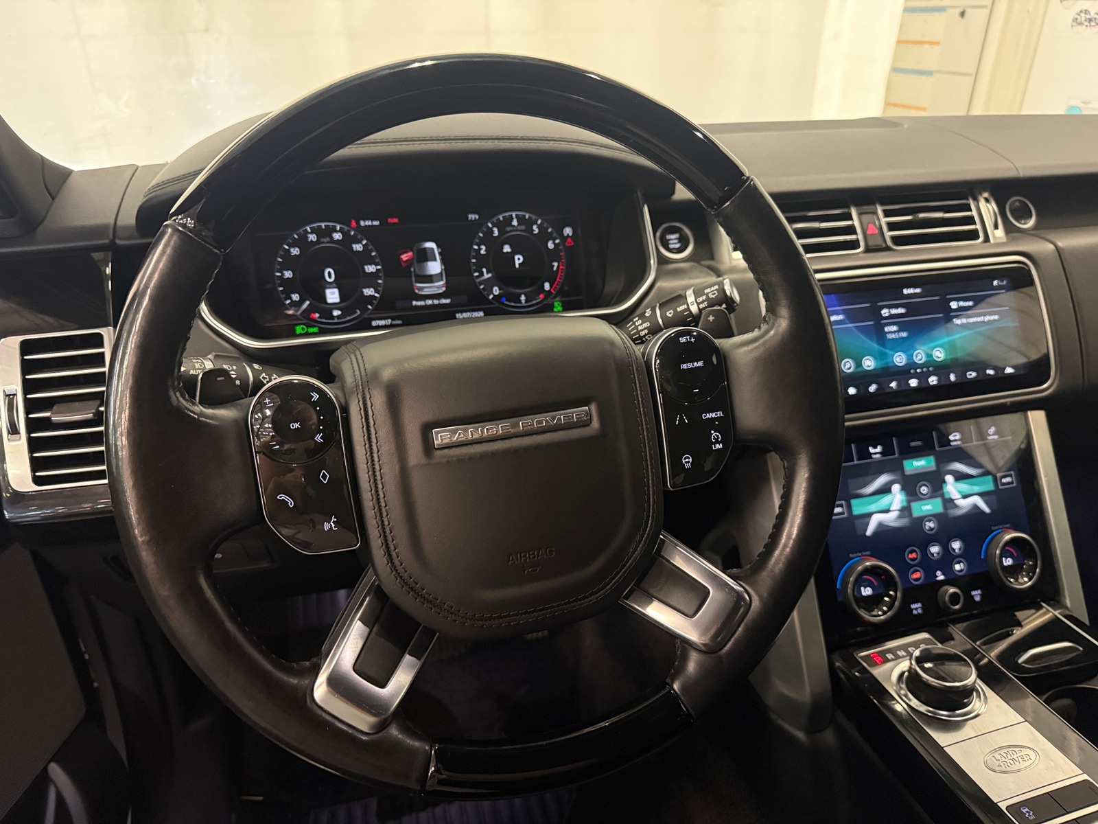 Thumbnail: 2018 Land Rover Range Rover - 4