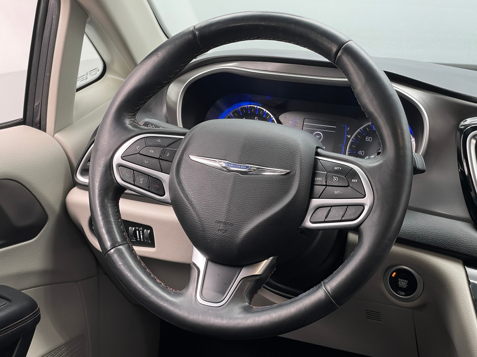 Thumbnail: 2020 Chrysler Pacifica - 5