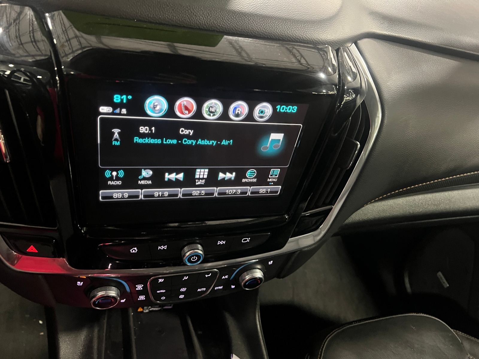 Thumbnail: 2019 Chevrolet Traverse - 3