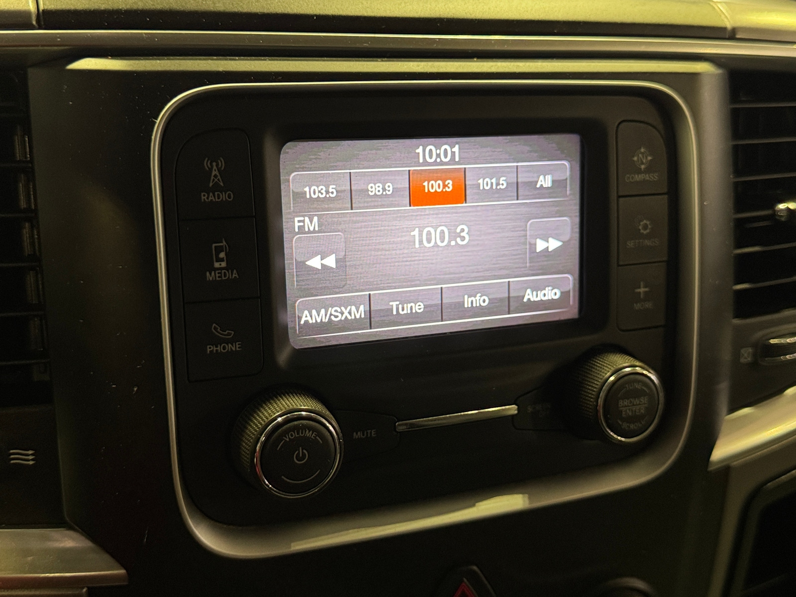 Thumbnail: 2024 RAM 1500 Classic - 4
