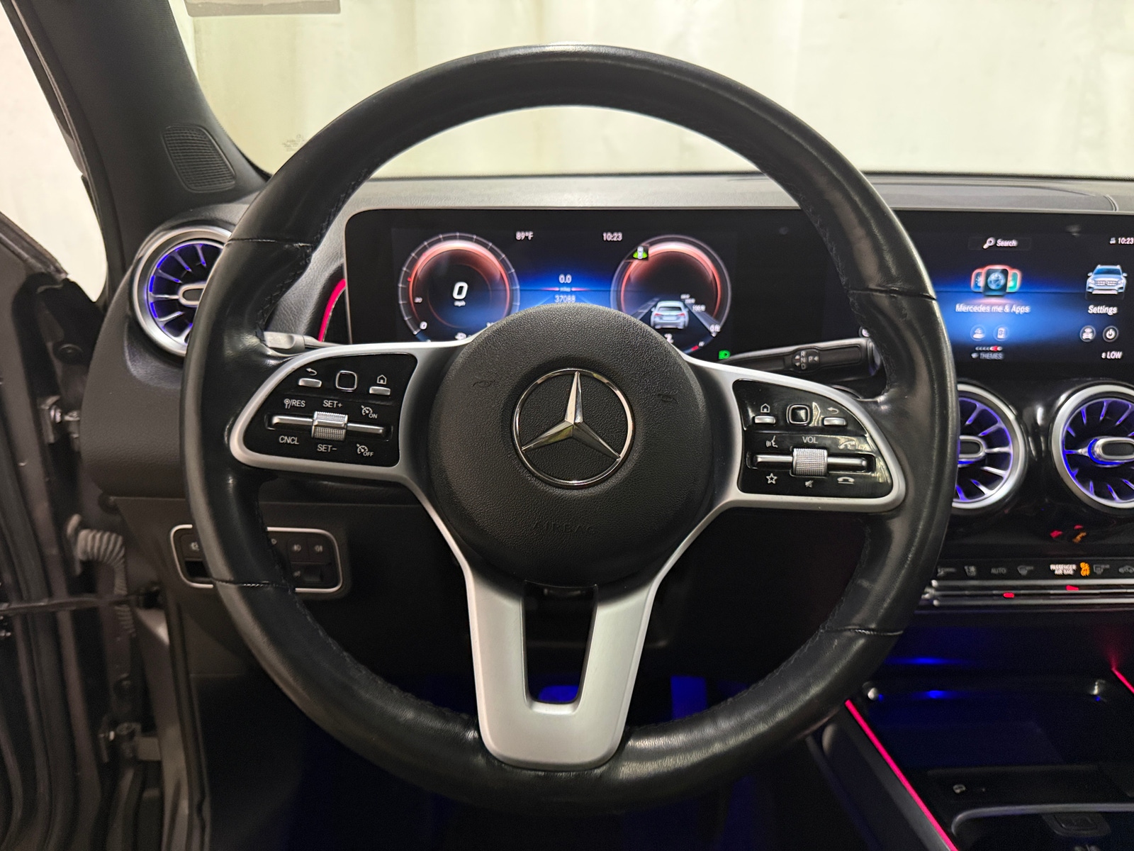 Thumbnail: 2020 Mercedes-Benz GLB - 4