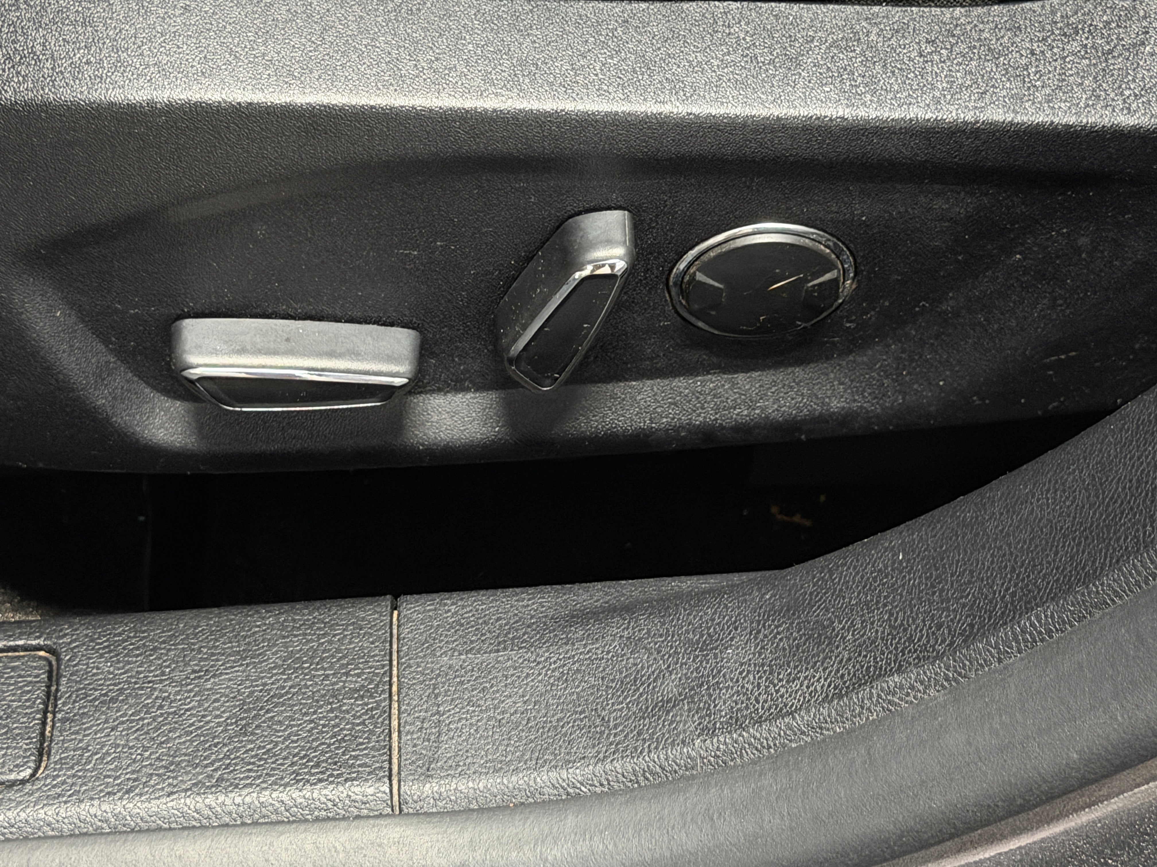 Used 2020 Ford Fusion SE with VIN 3FA6P0T98LR173355 for sale in Pewaukee, WI