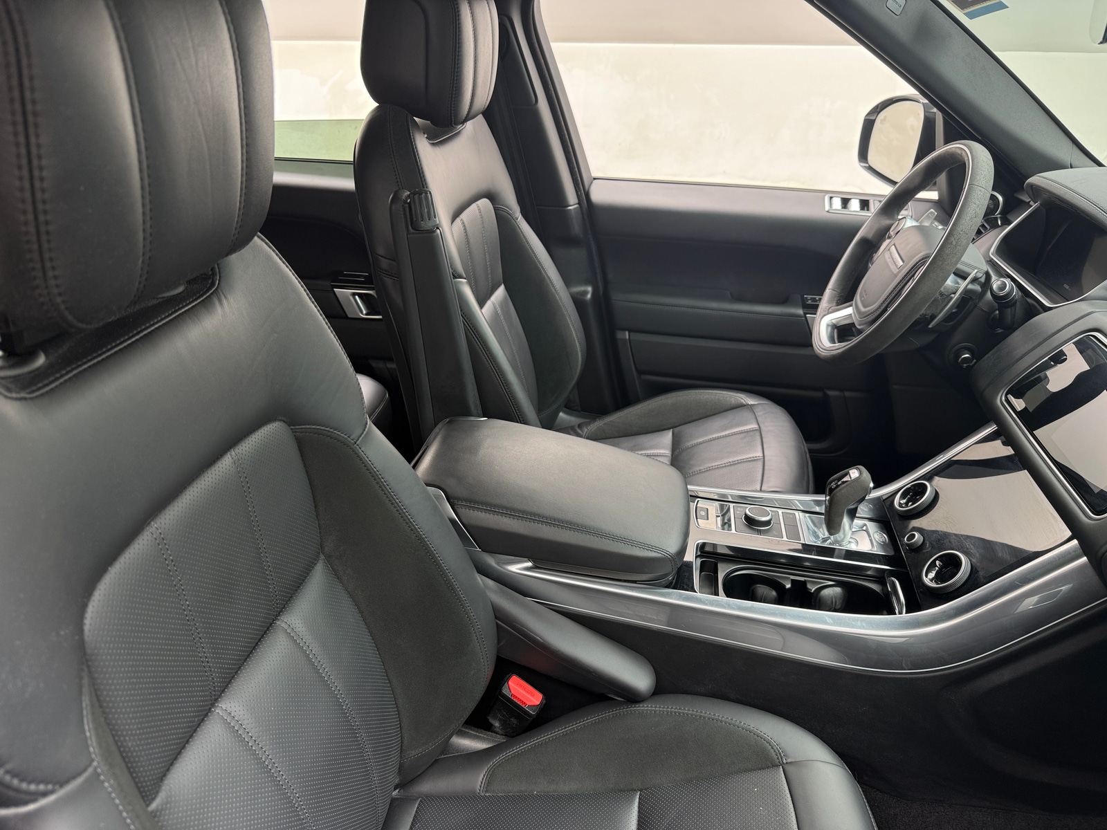 Thumbnail: 2020 Land Rover Range Rover Sport - 2
