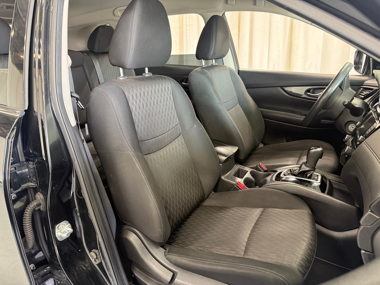 Thumbnail: 2018 Nissan Rogue - 2