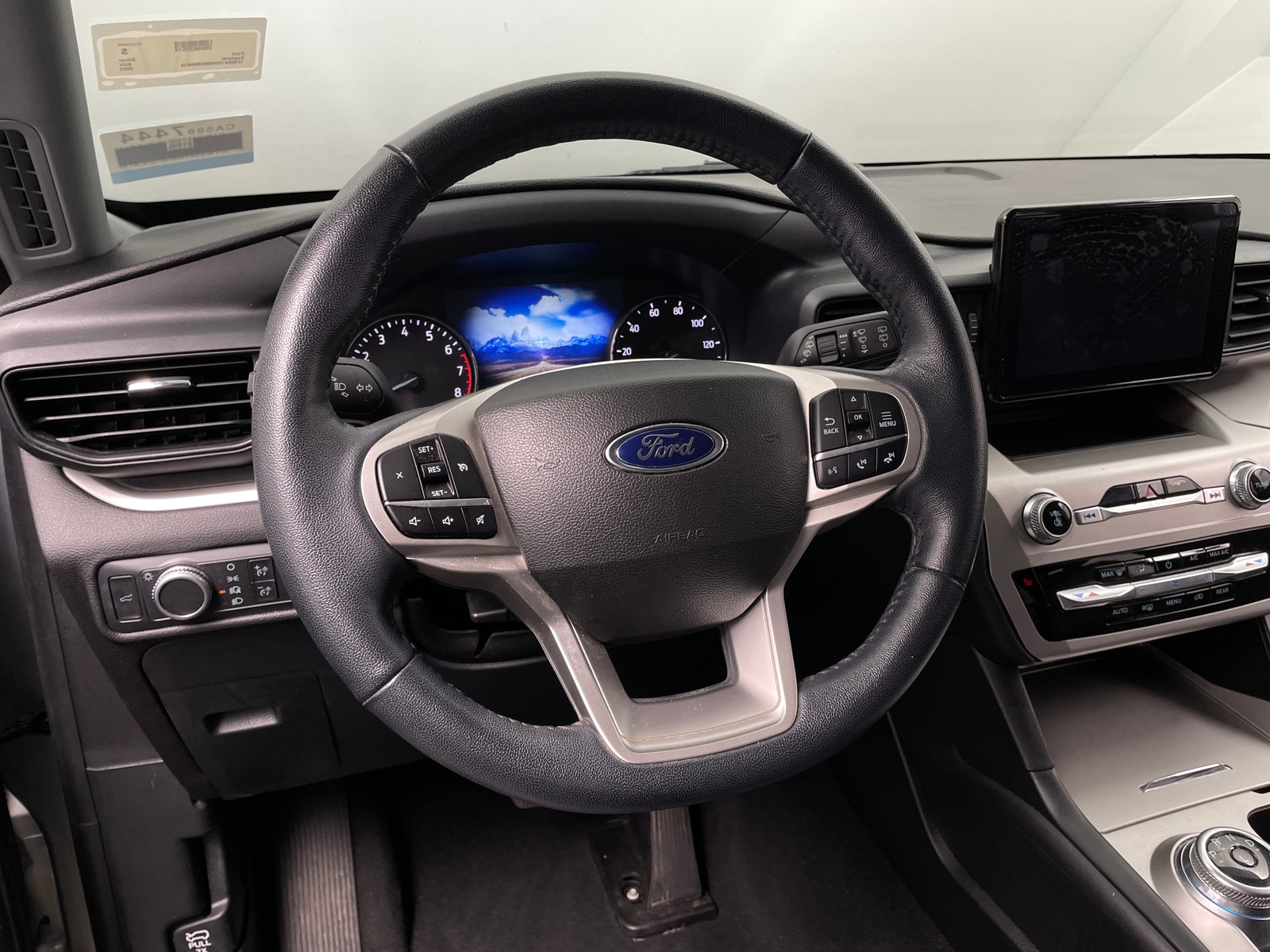 Thumbnail: 2022 Ford Explorer - 5
