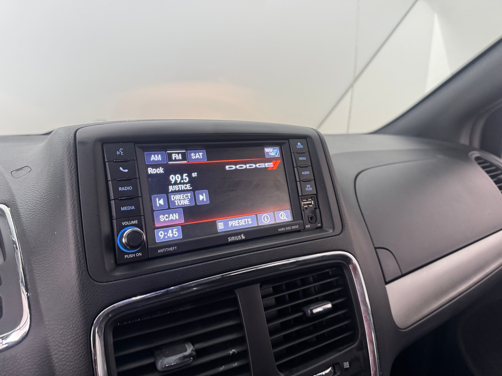 Thumbnail: 2018 Dodge Grand Caravan - 3