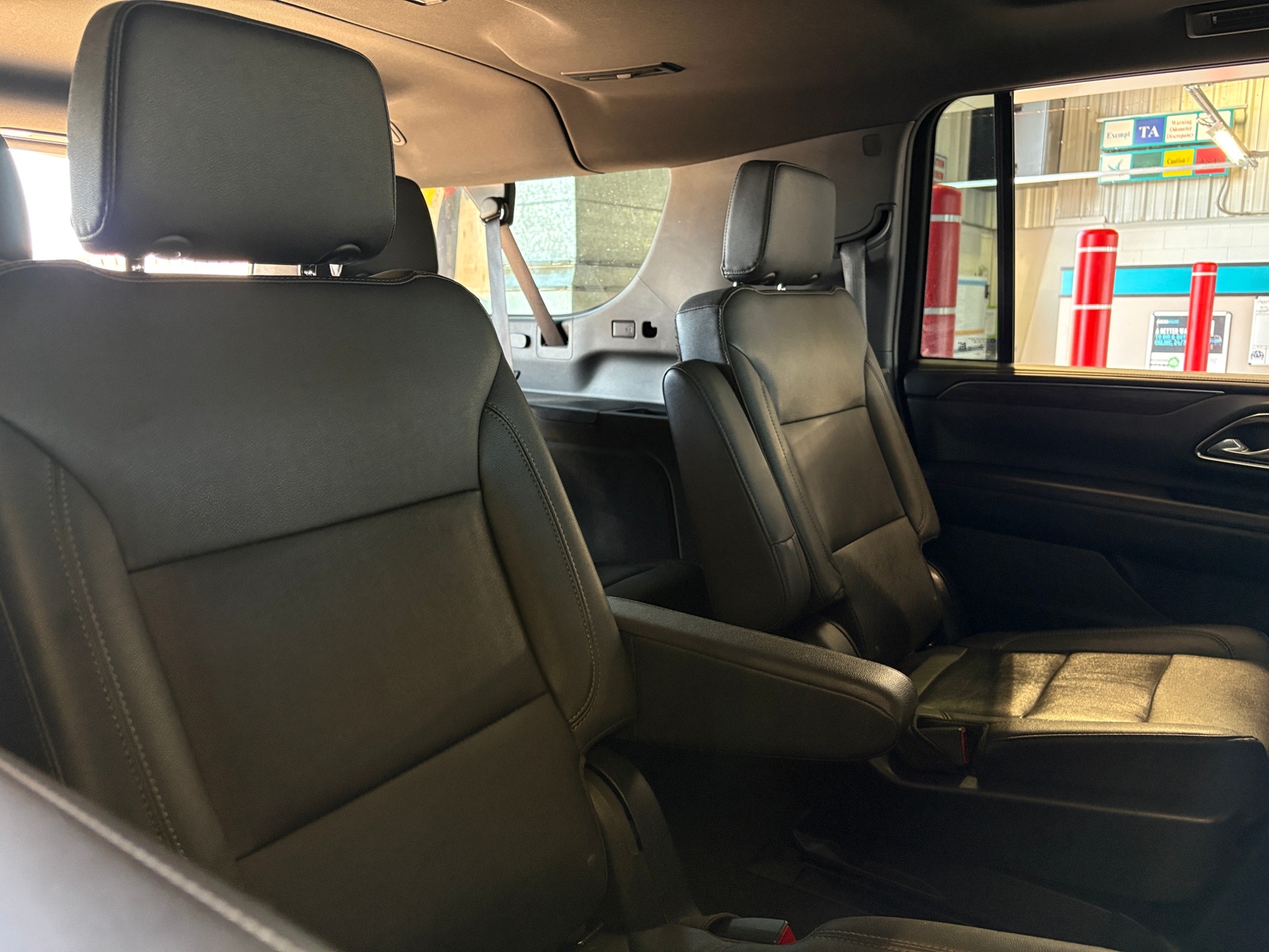Thumbnail: 2023 Chevrolet Suburban - 6