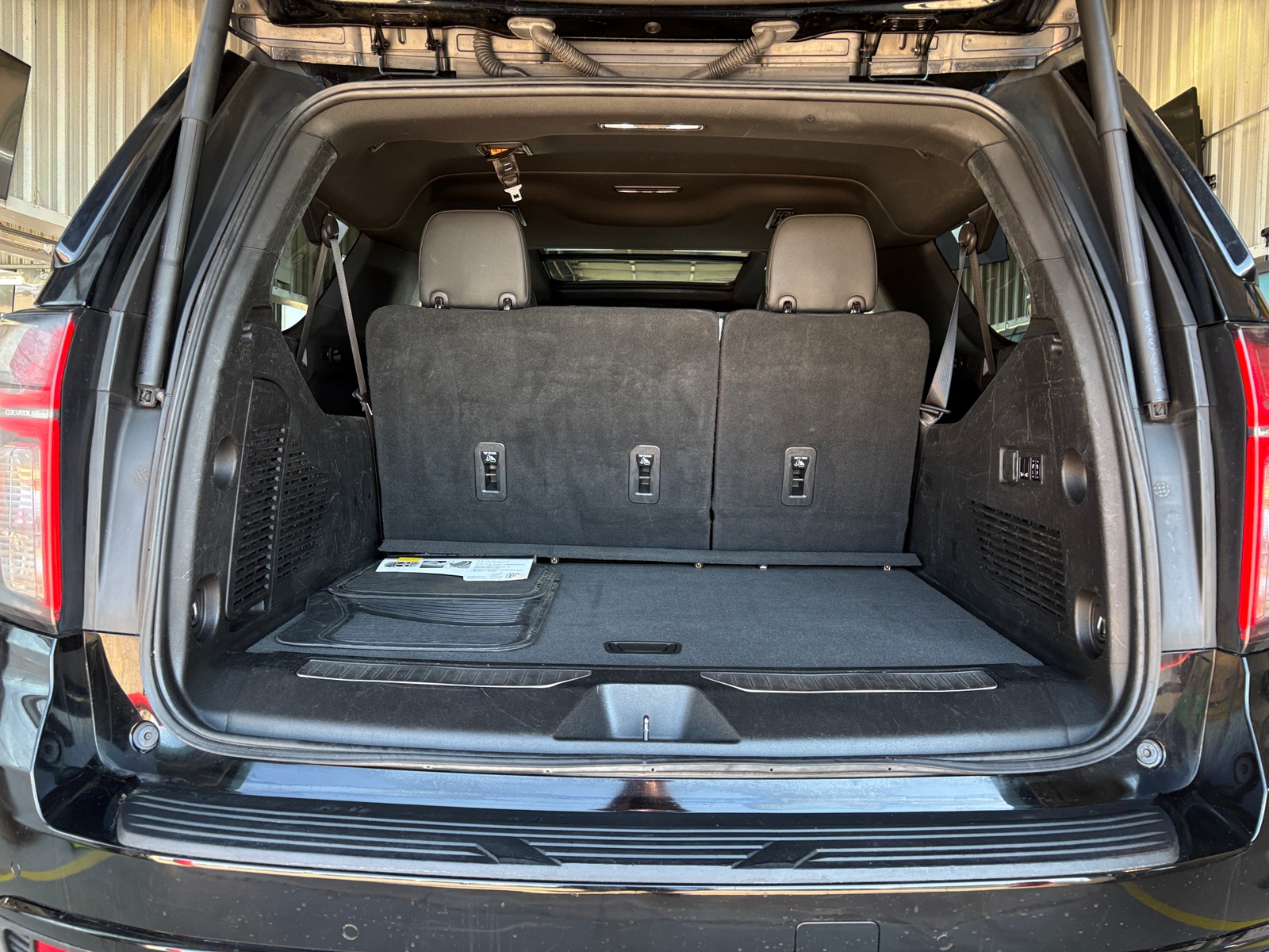 Thumbnail: 2023 Chevrolet Suburban - 7