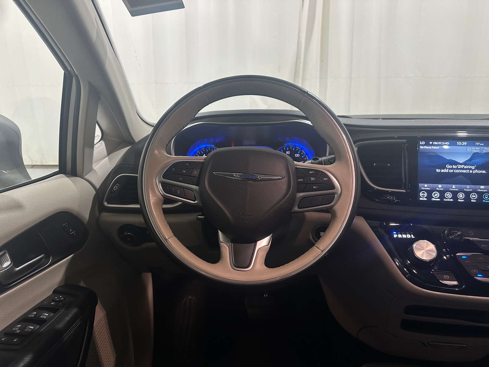 Thumbnail: 2018 Chrysler Pacifica - 4