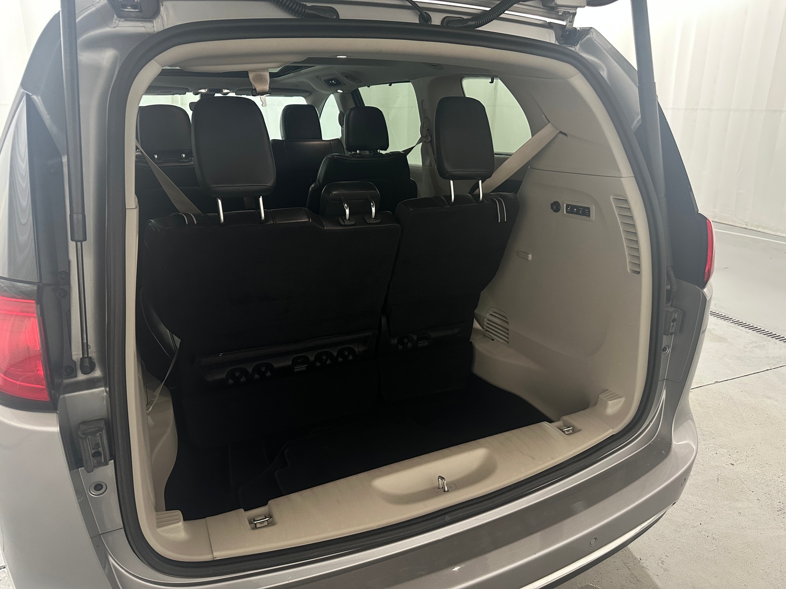 Thumbnail: 2018 Chrysler Pacifica - 6