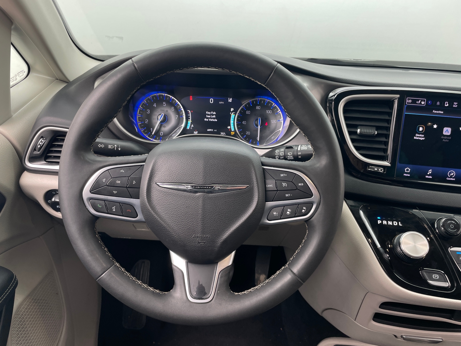 Thumbnail: 2023 Chrysler Pacifica - 4