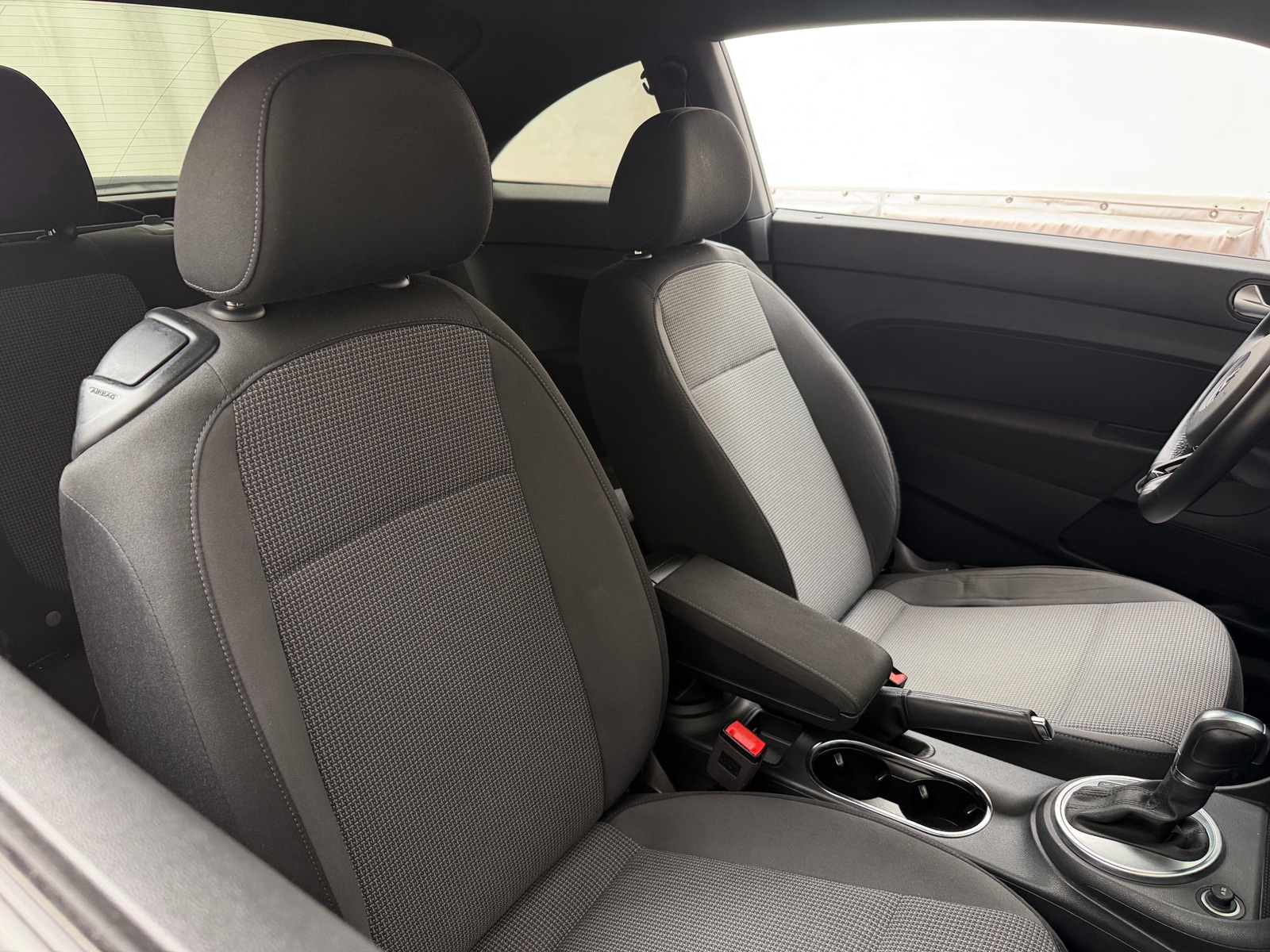 Thumbnail: 2019 Volkswagen Beetle - 2