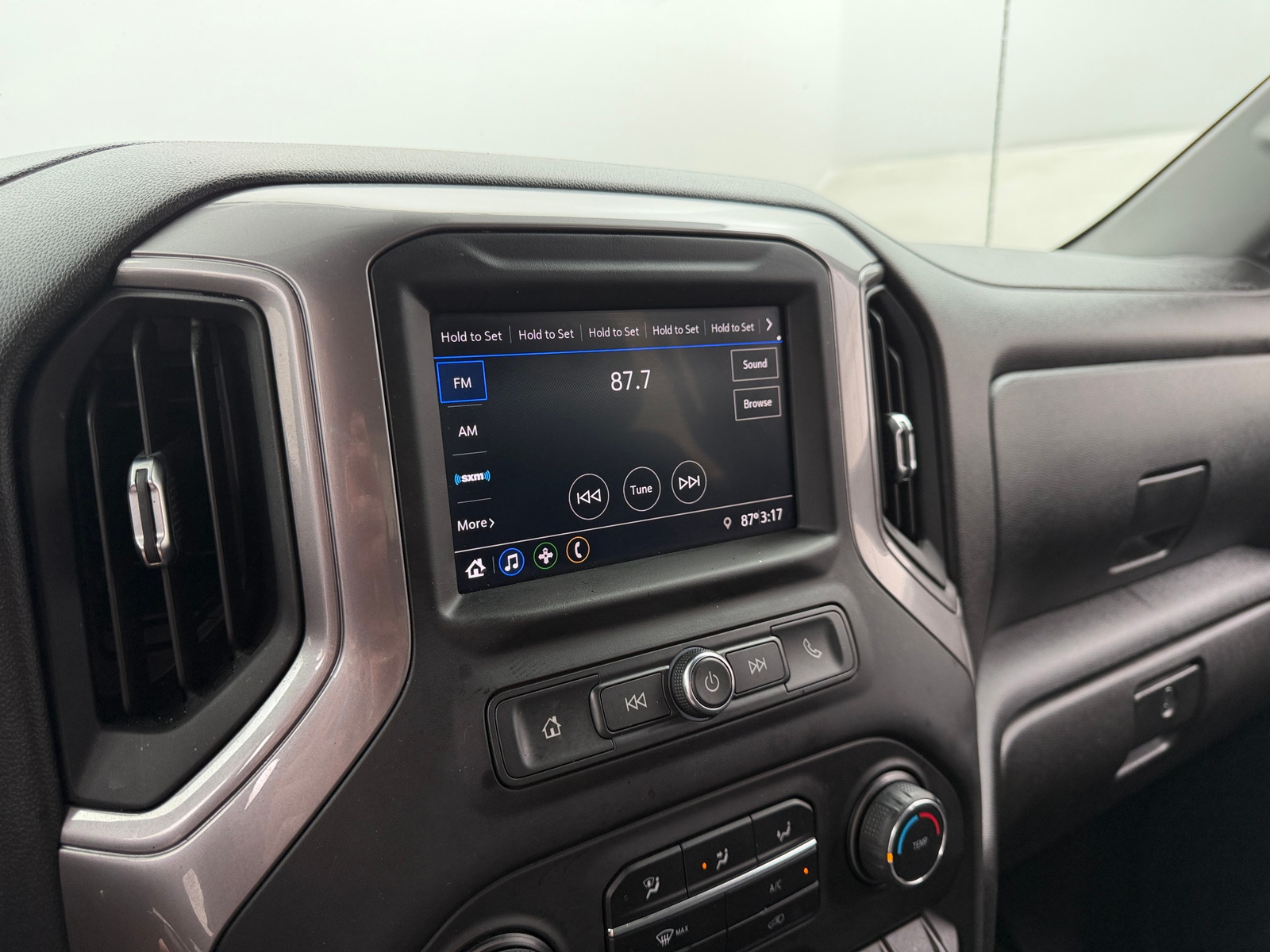 Thumbnail: 2021 Chevrolet Silverado 1500 - 4