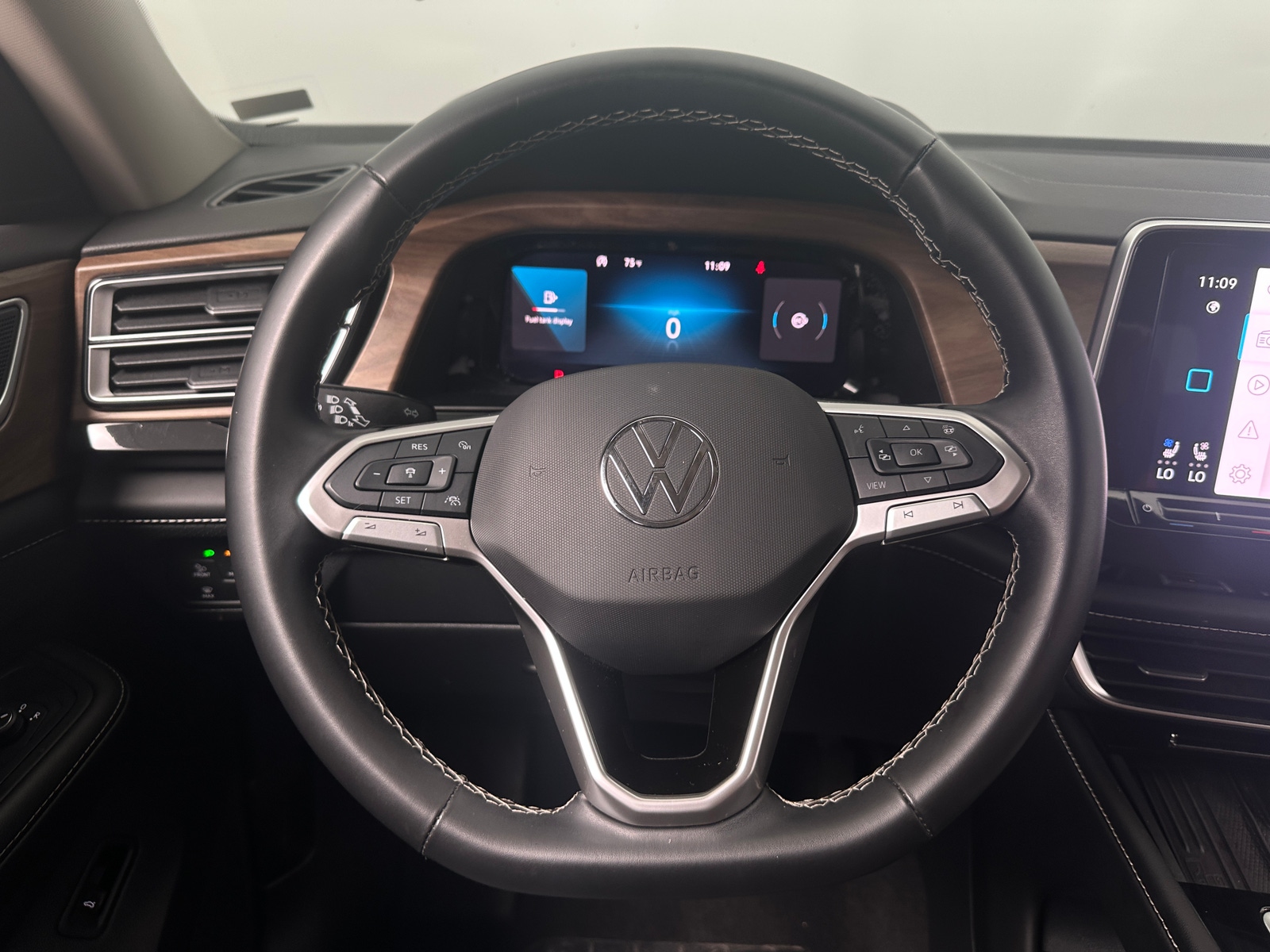 Thumbnail: 2025 Volkswagen Atlas - 4