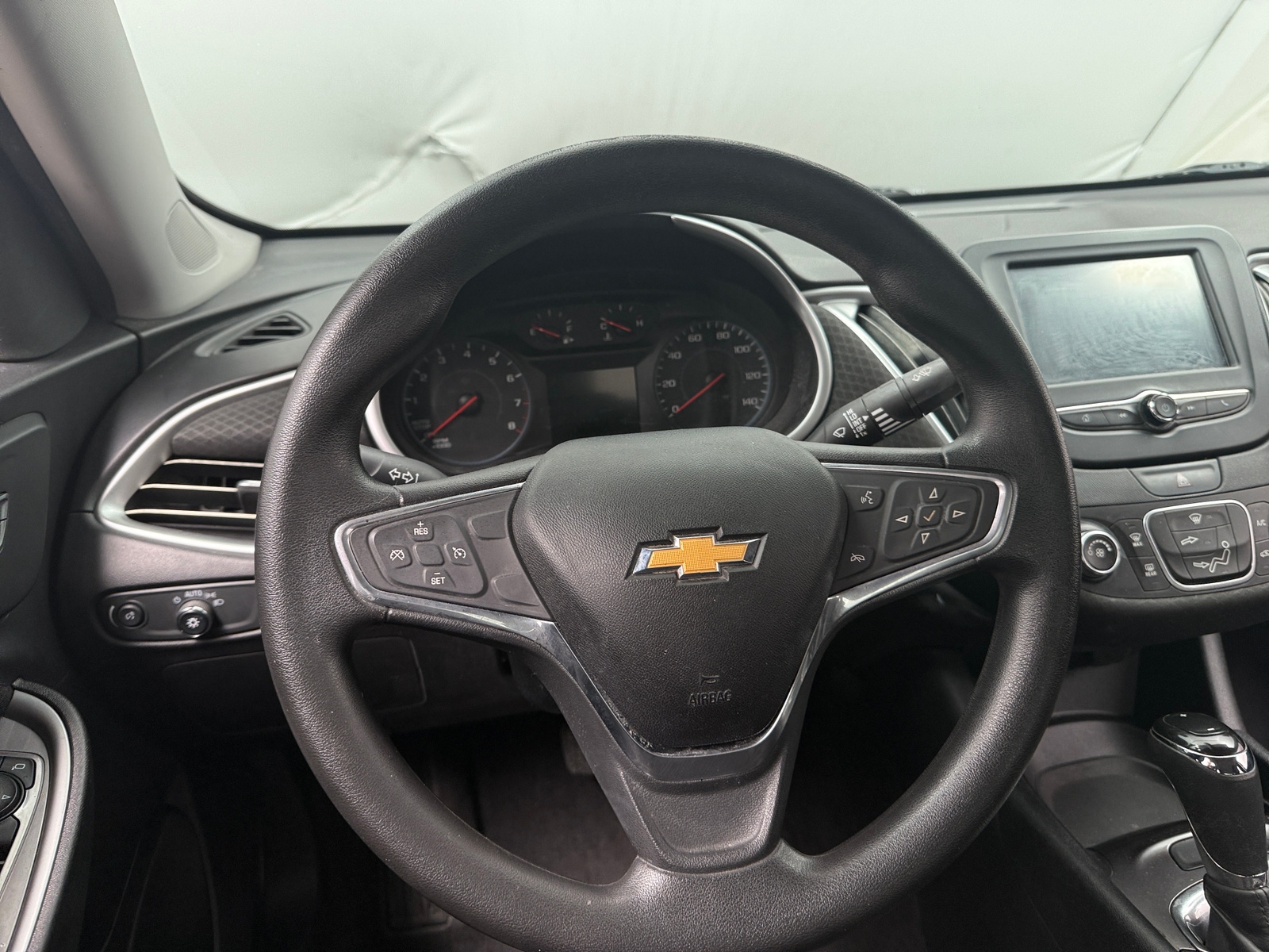 Thumbnail: 2018 Chevrolet Malibu - 5
