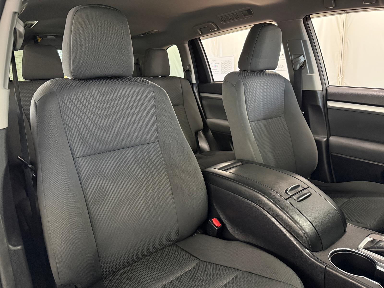 Thumbnail: 2017 Toyota Highlander - 2