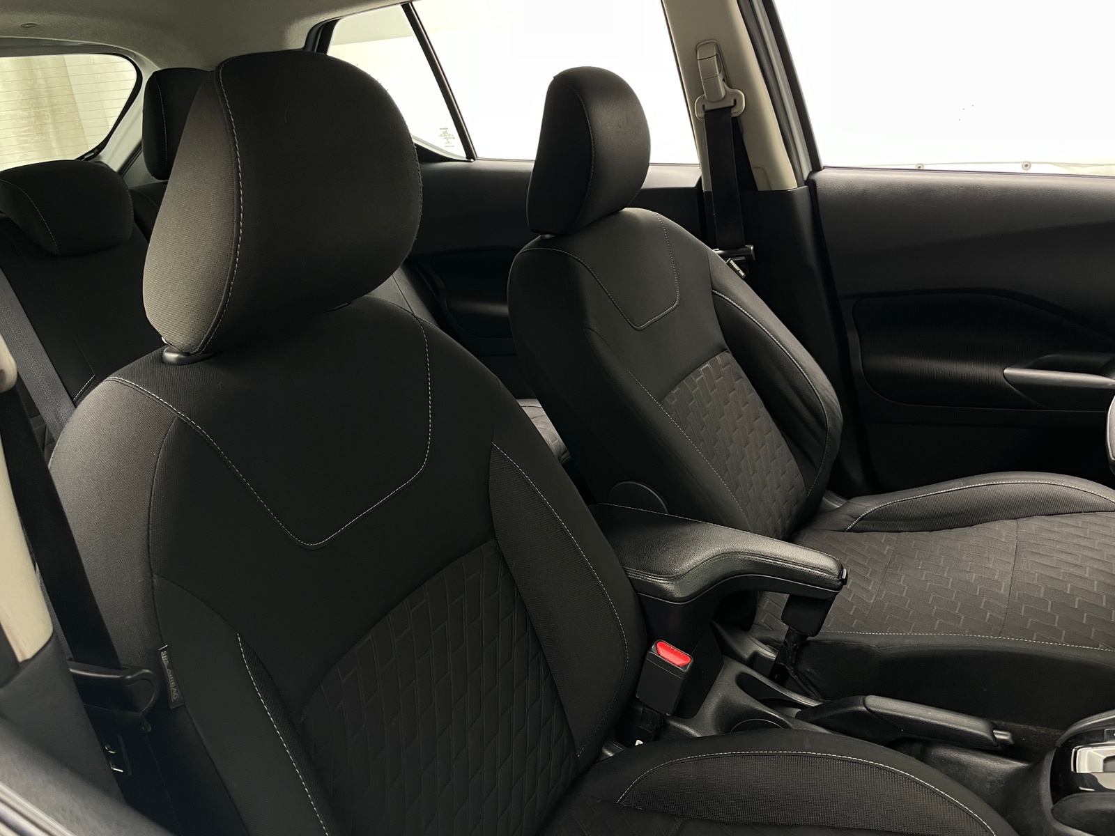 Thumbnail: 2021 Nissan Kicks - 2
