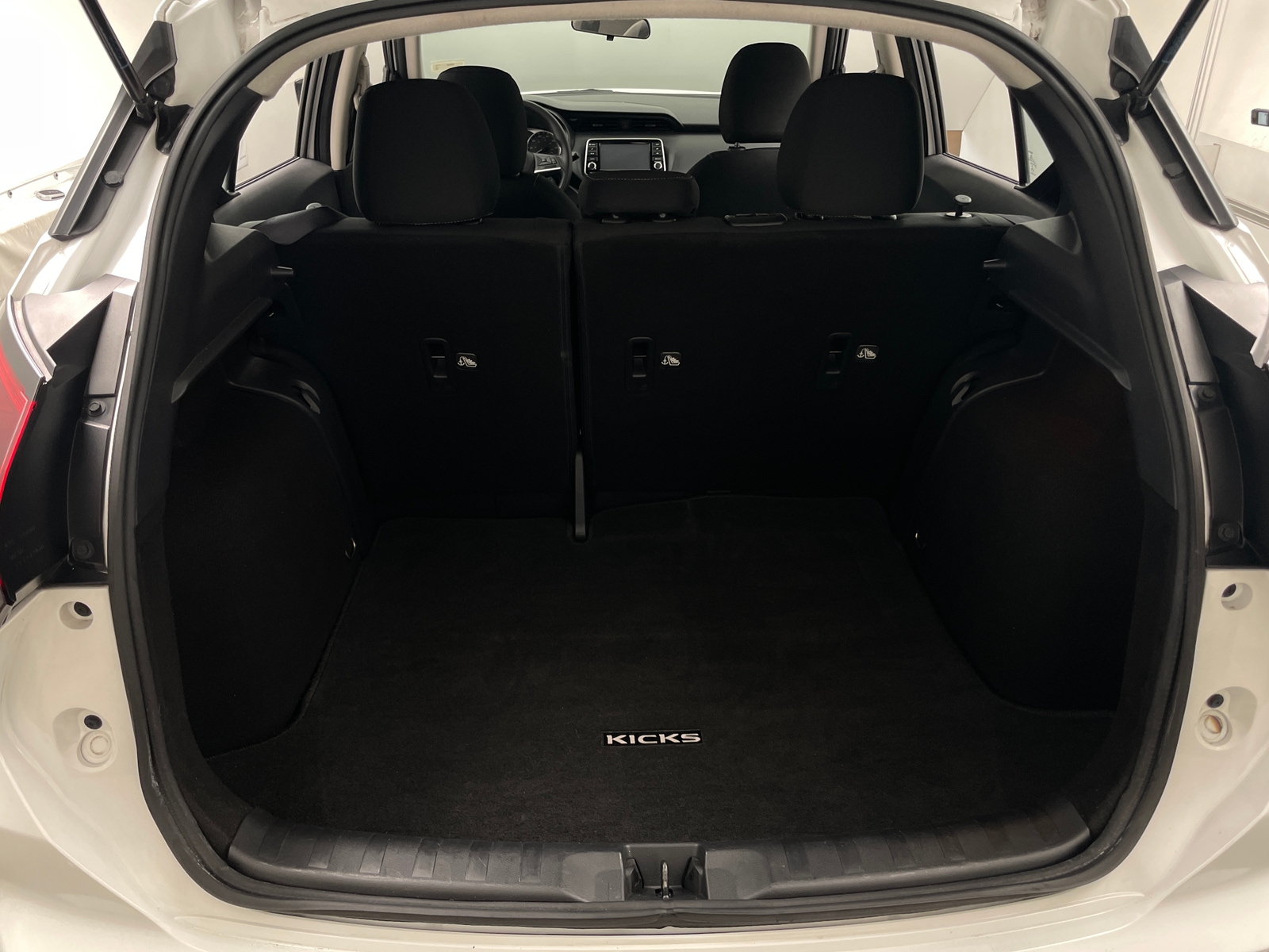 Thumbnail: 2021 Nissan Kicks - 7