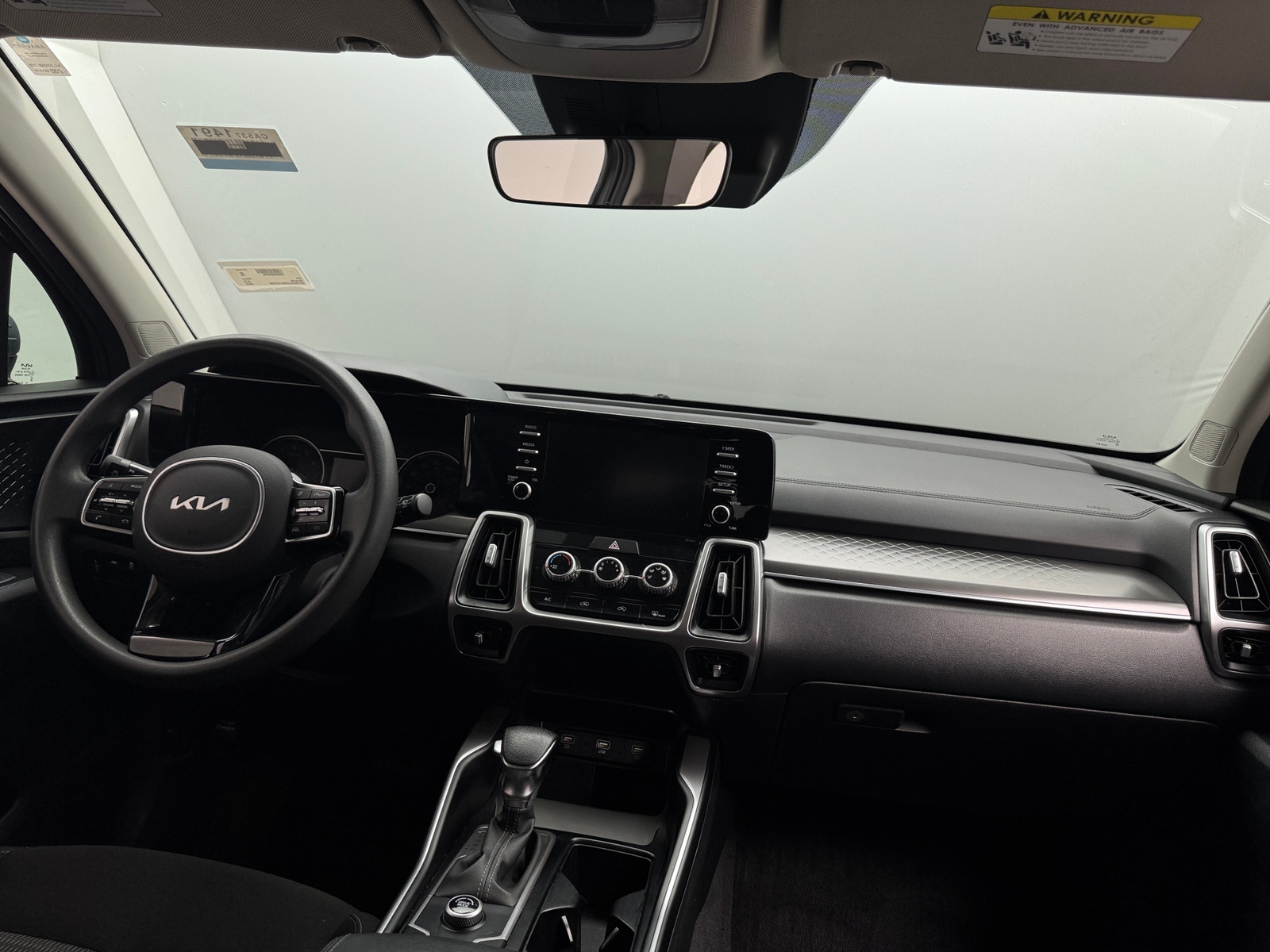 Thumbnail: 2022 Kia Sorento - 3