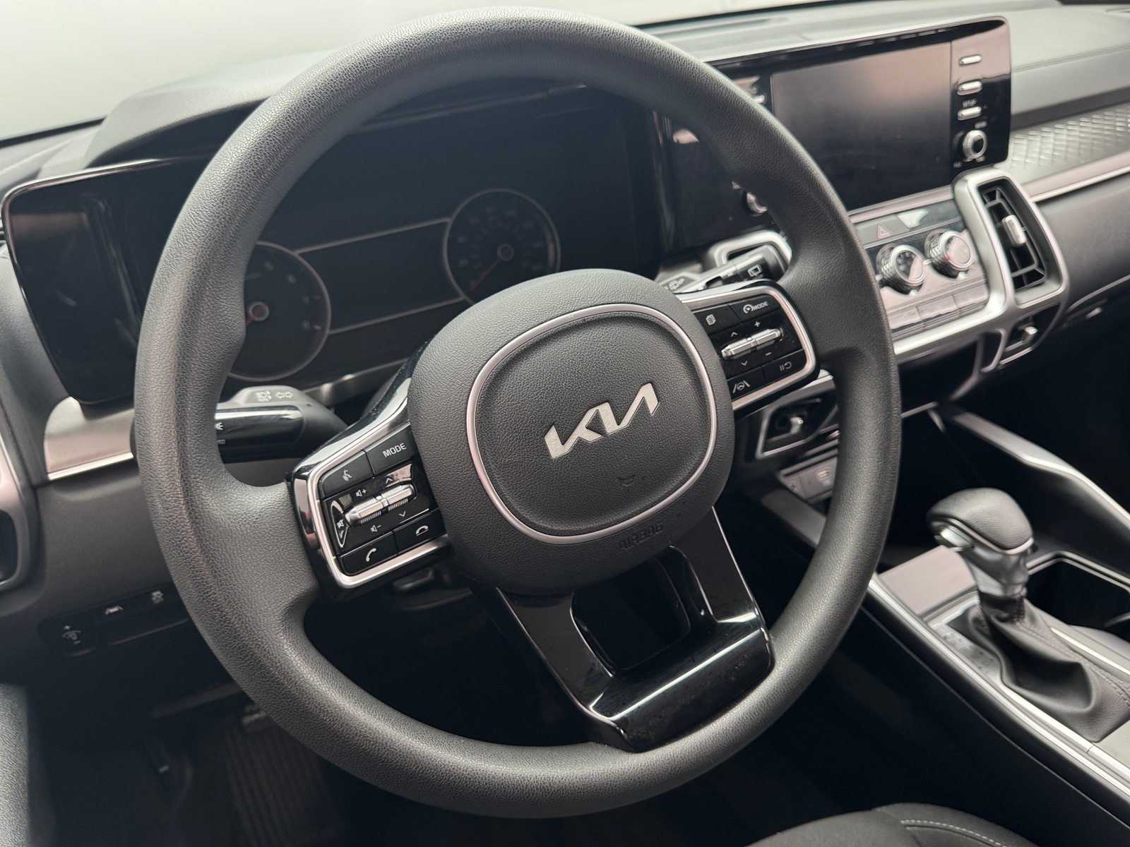 Thumbnail: 2022 Kia Sorento - 5