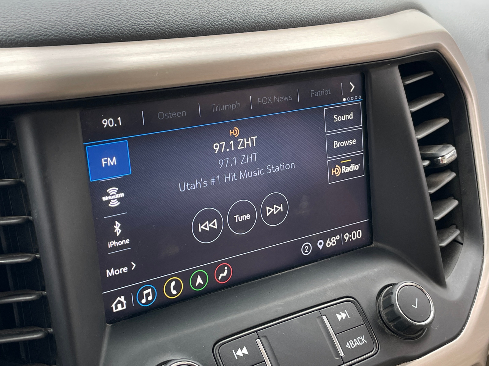 Thumbnail: 2020 GMC Acadia - 3