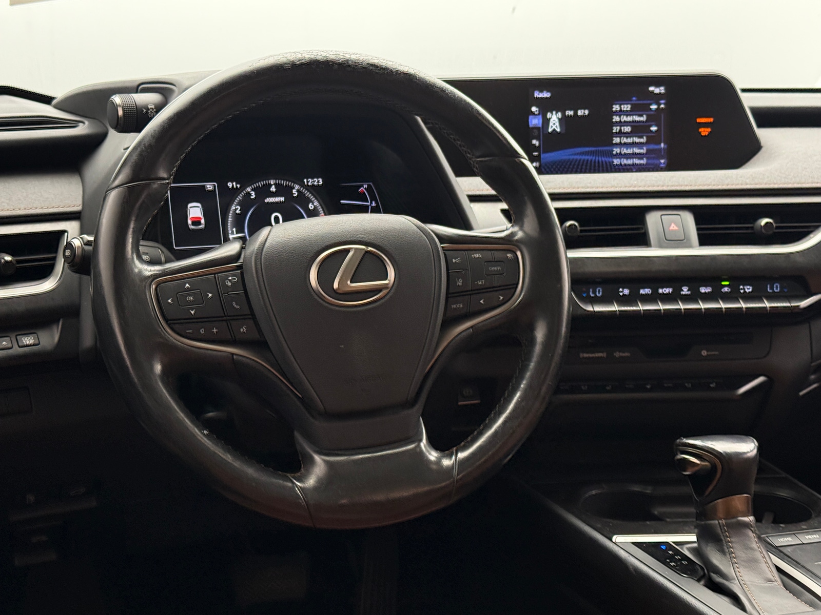 Thumbnail: 2019 Lexus UX - 4