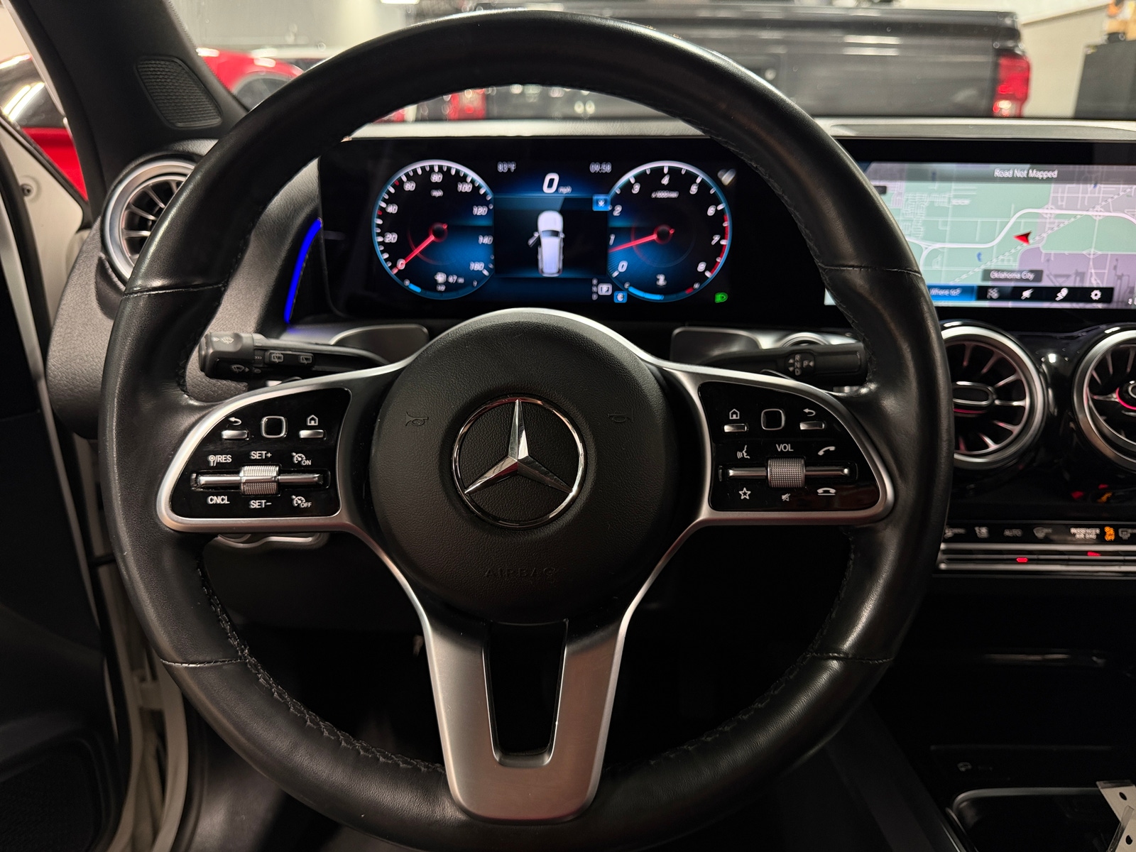 Thumbnail: 2022 Mercedes-Benz GLB - 4