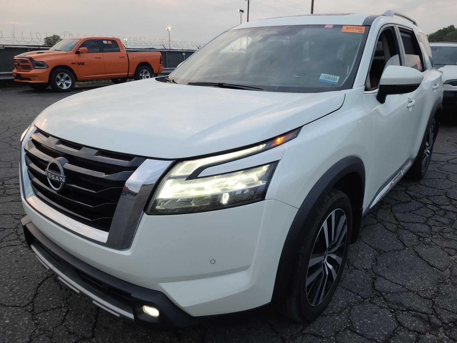 2023 Nissan Pathfinder Platinum