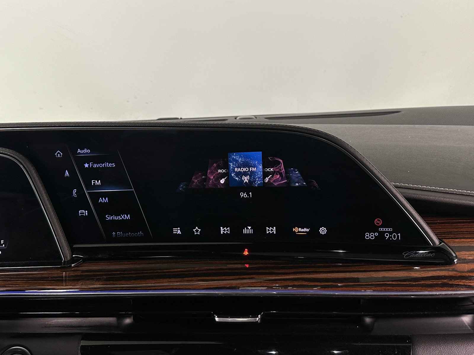 Thumbnail: 2022 Cadillac Escalade - 3