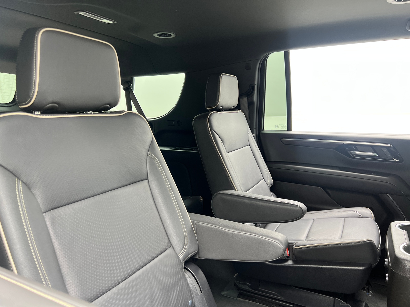 Thumbnail: 2025 Chevrolet Suburban - 5
