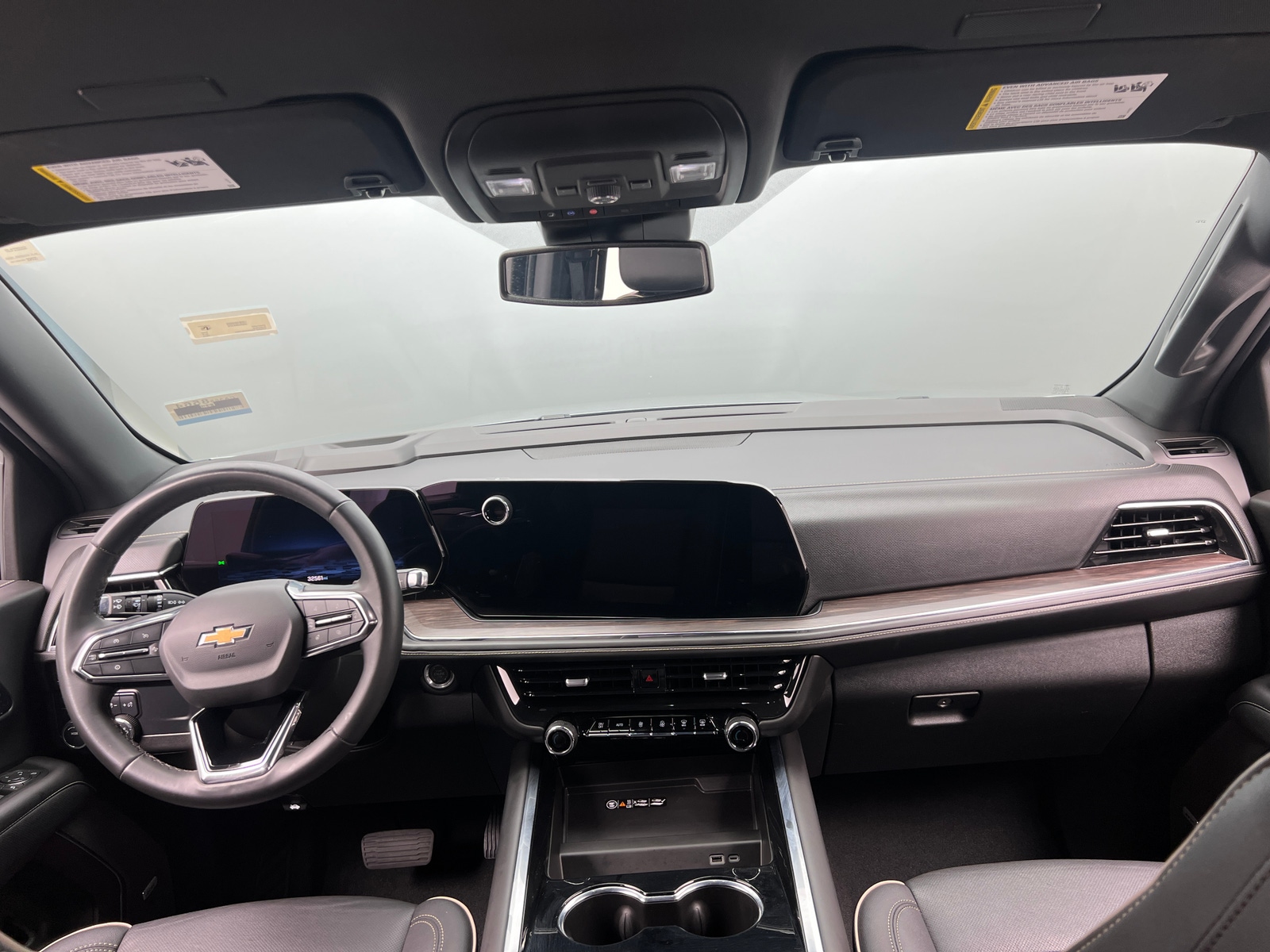 Thumbnail: 2025 Chevrolet Suburban - 2