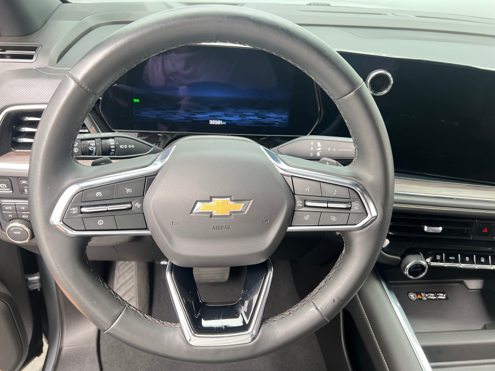 Thumbnail: 2025 Chevrolet Suburban - 4