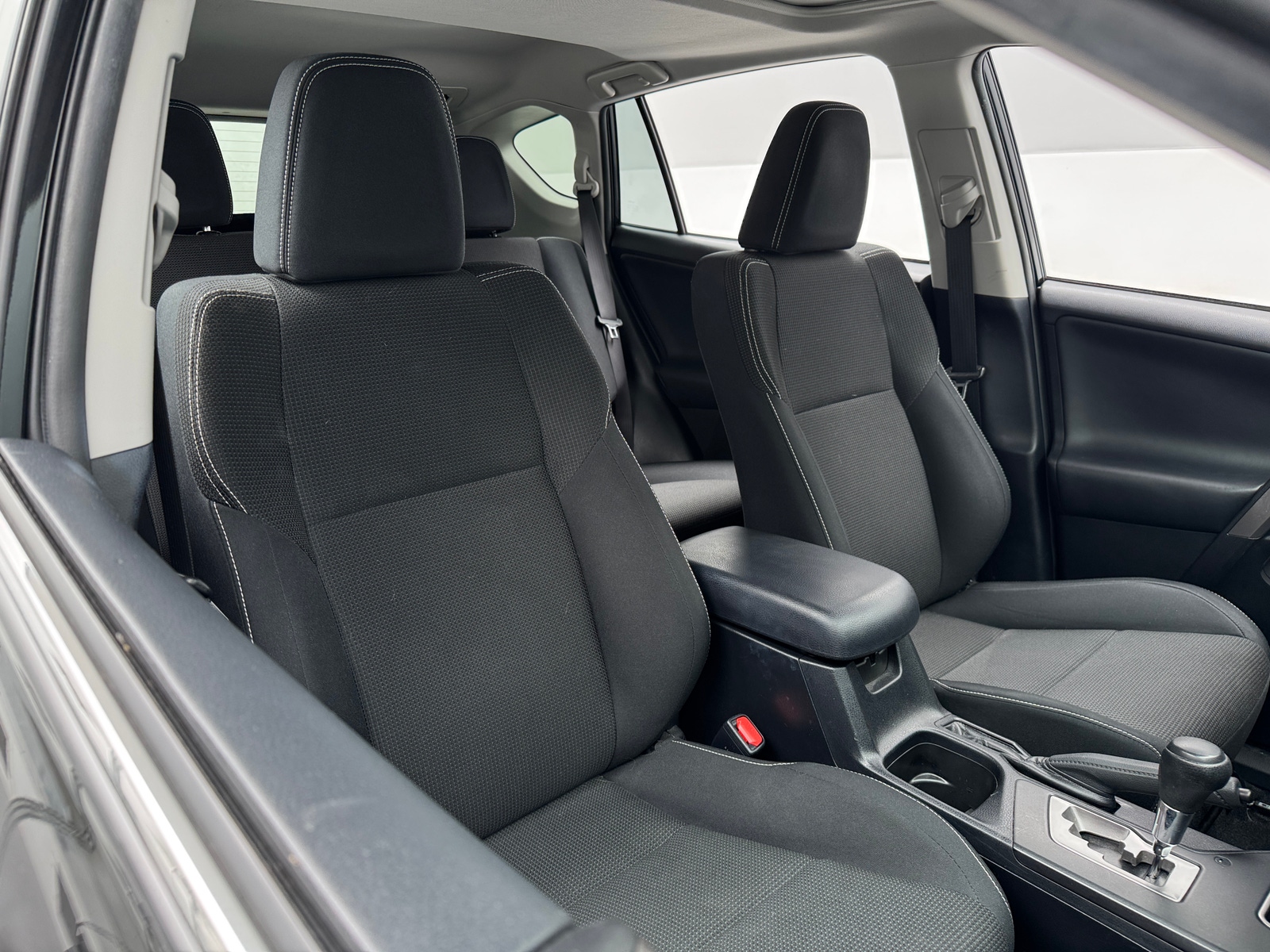 Thumbnail: 2016 Toyota RAV4 - 2