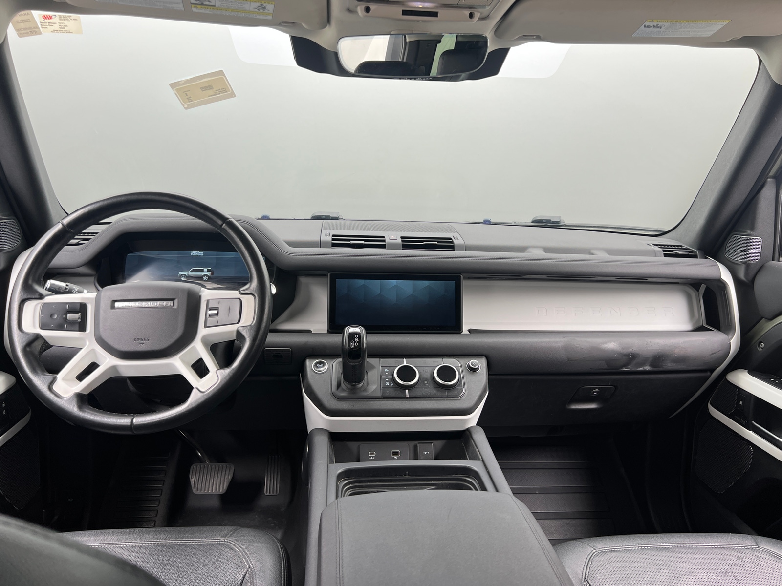 Thumbnail: 2022 Land Rover Defender - 3