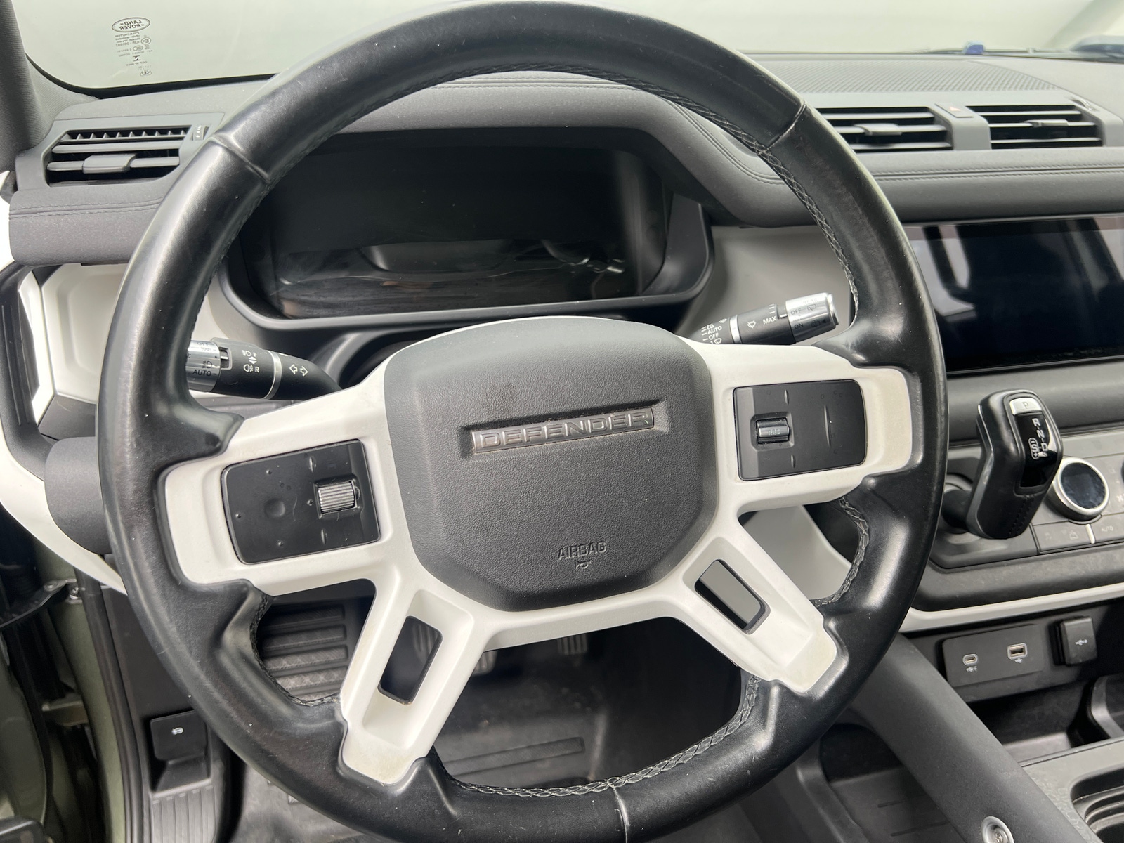 Thumbnail: 2022 Land Rover Defender - 5