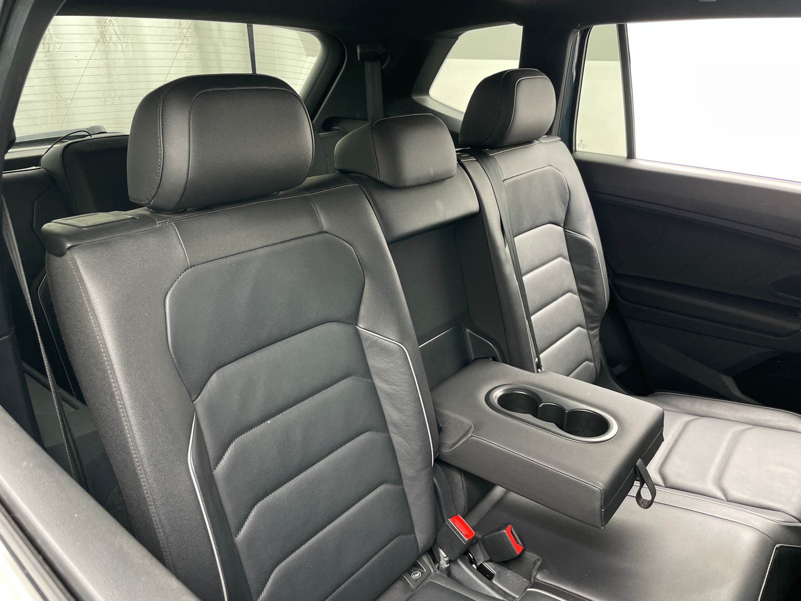 Thumbnail: 2020 Volkswagen Tiguan - 6