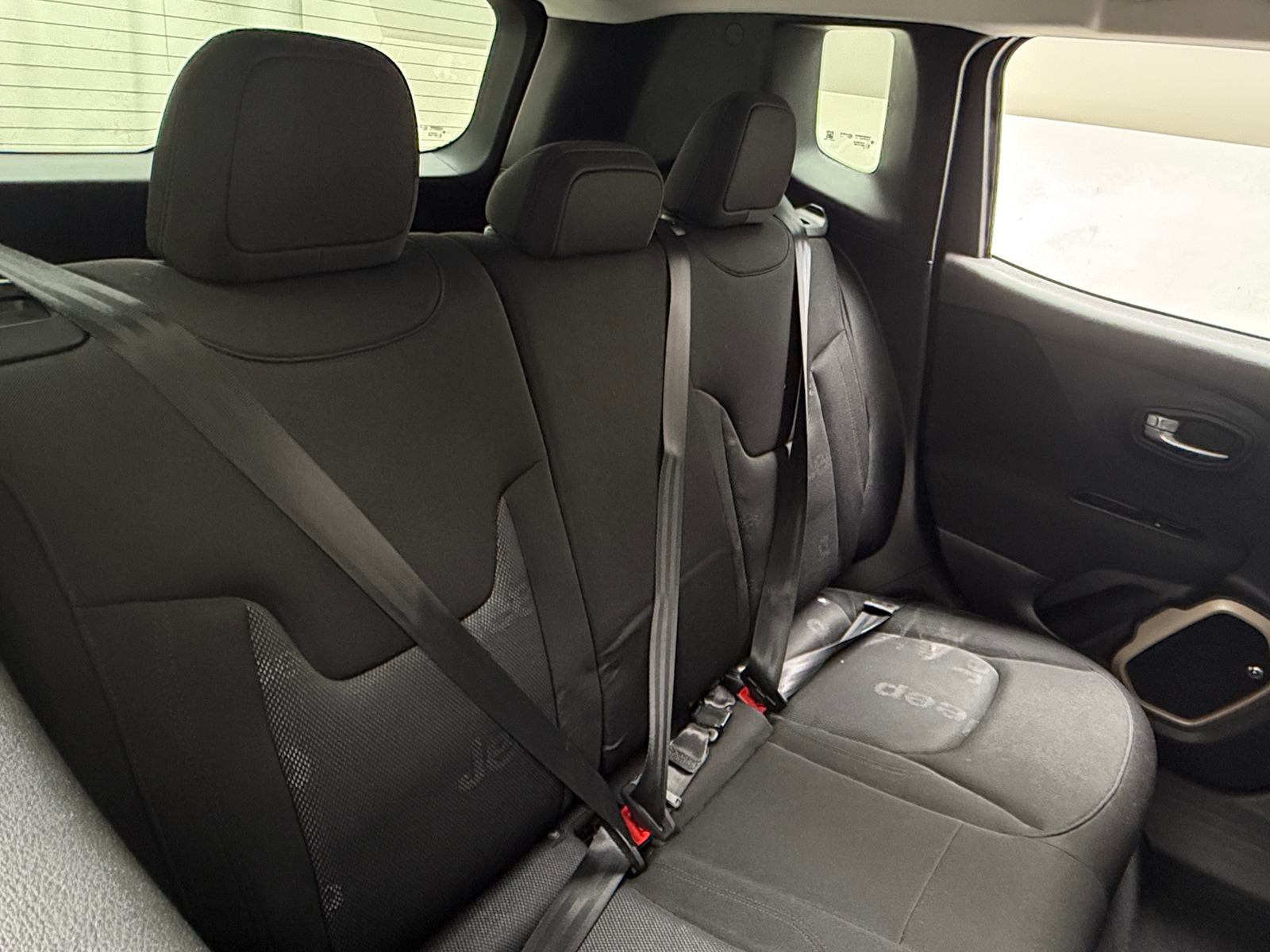 Thumbnail: 2016 Jeep Renegade - 6