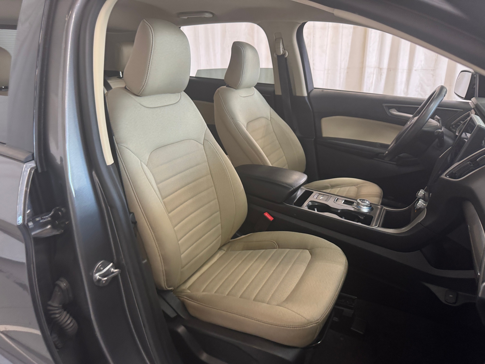 Thumbnail: 2022 Ford Edge - 2