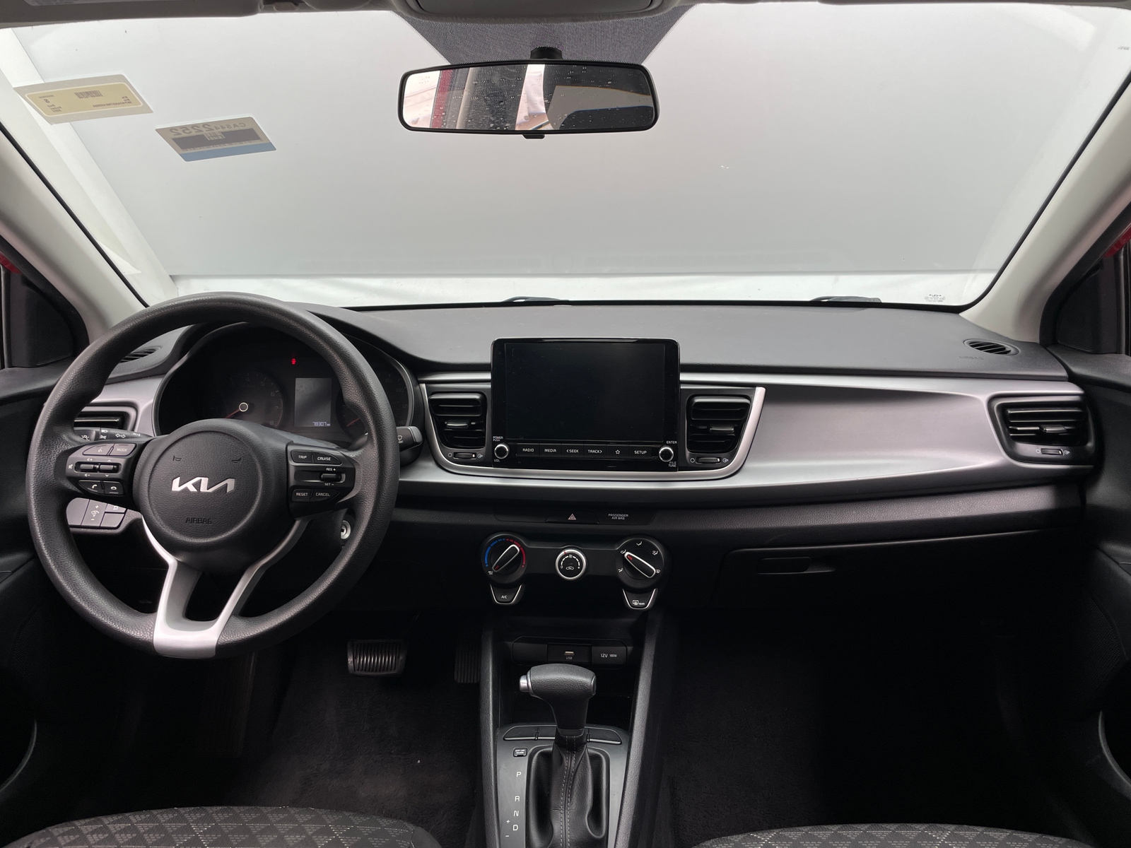Thumbnail: 2022 Kia Rio - 3