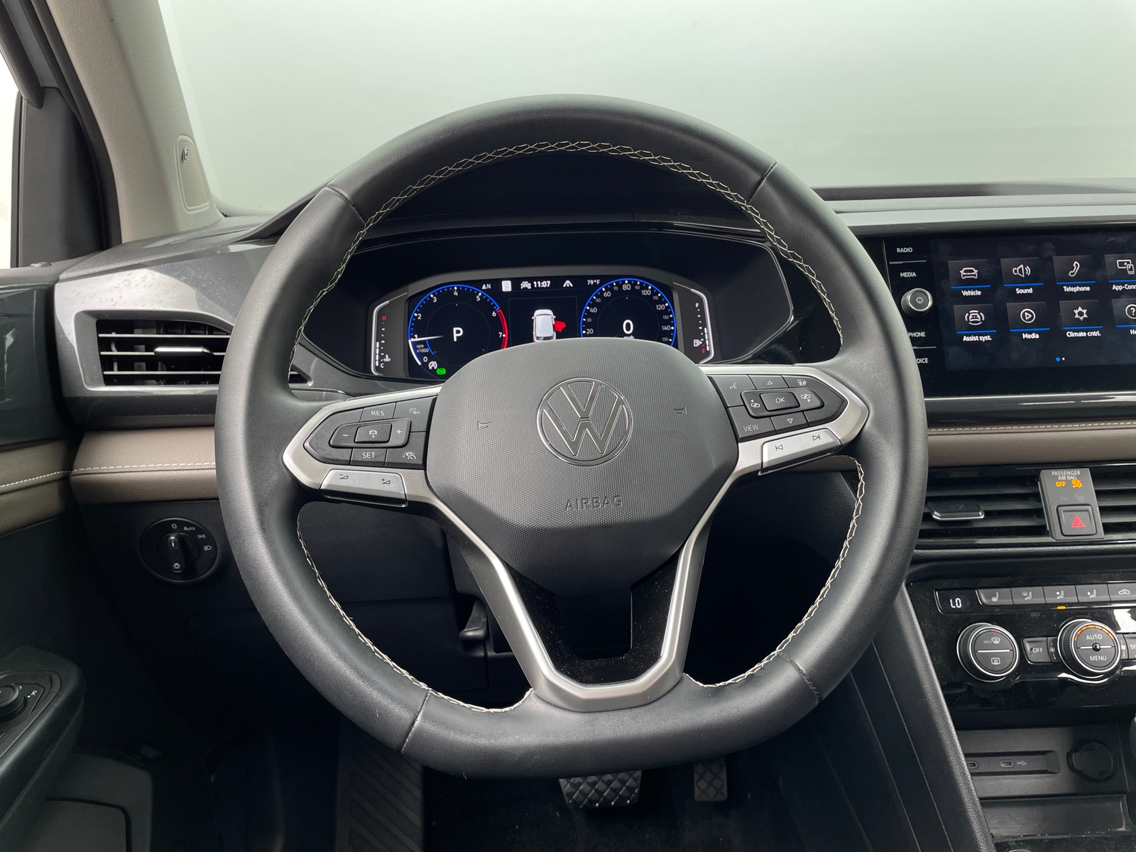 Thumbnail: 2023 Volkswagen Taos - 4