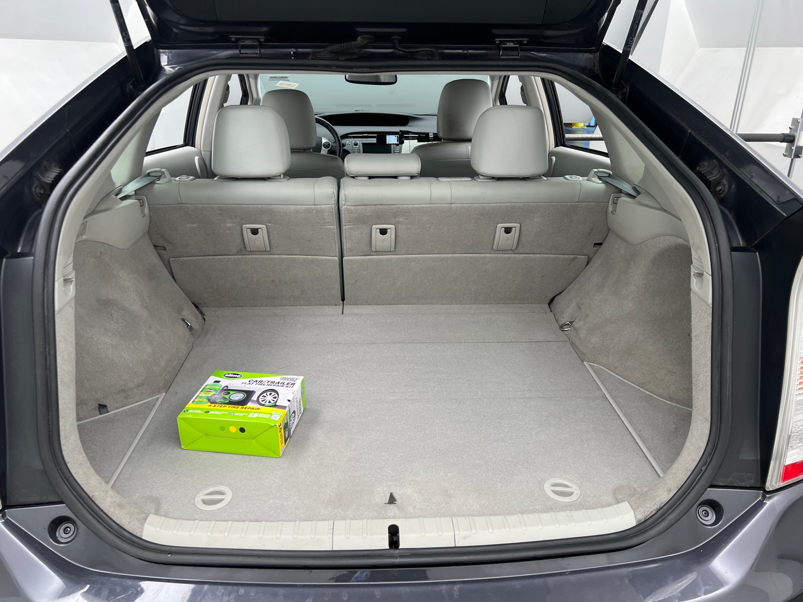 Thumbnail: 2011 Toyota Prius - 7