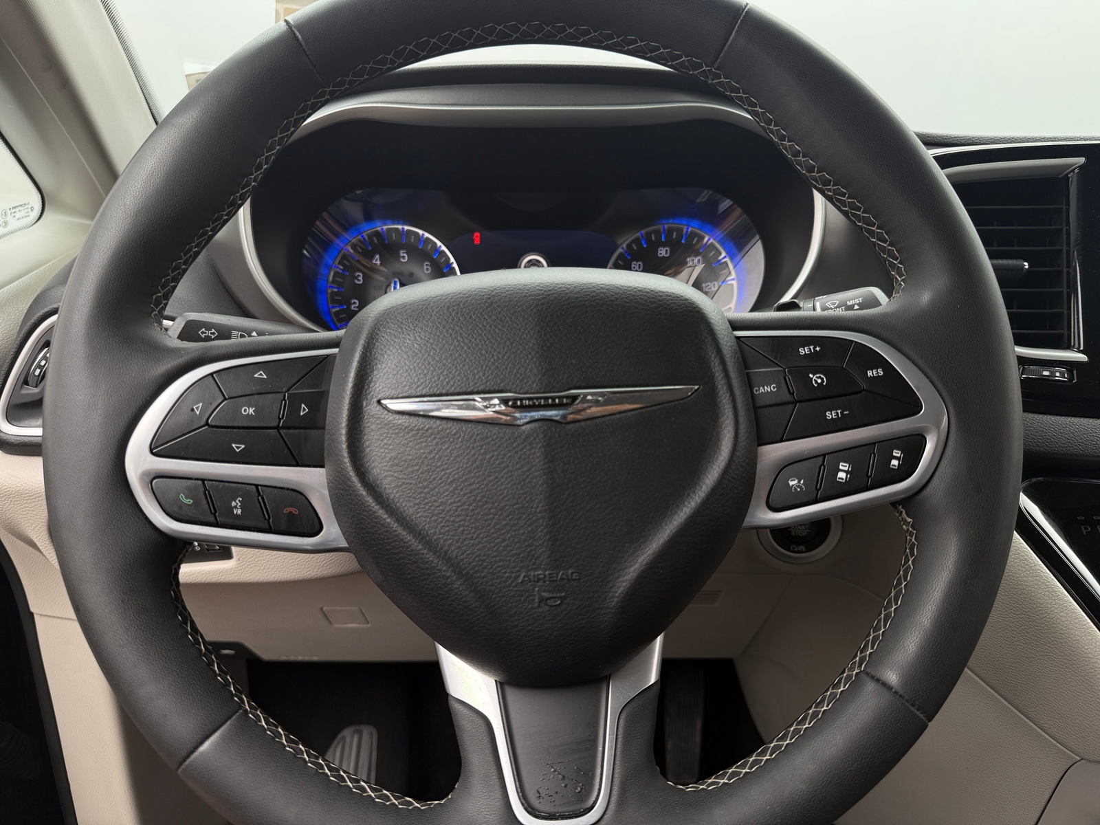 Thumbnail: 2024 Chrysler Pacifica - 4
