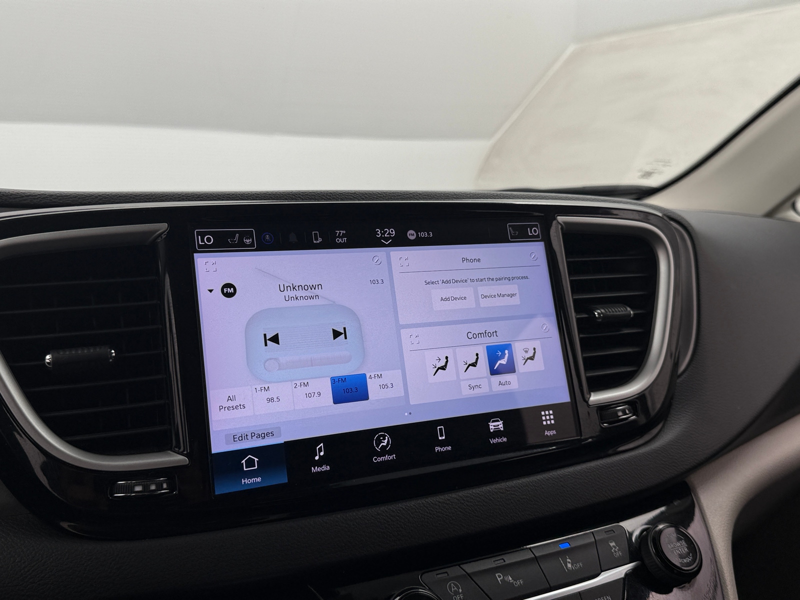 Thumbnail: 2024 Chrysler Pacifica - 3