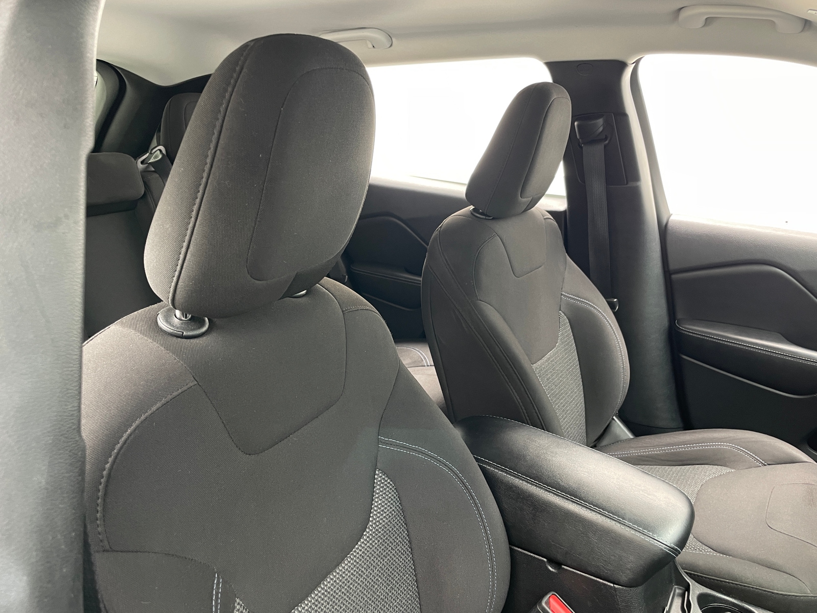 Thumbnail: 2019 Jeep Cherokee - 2