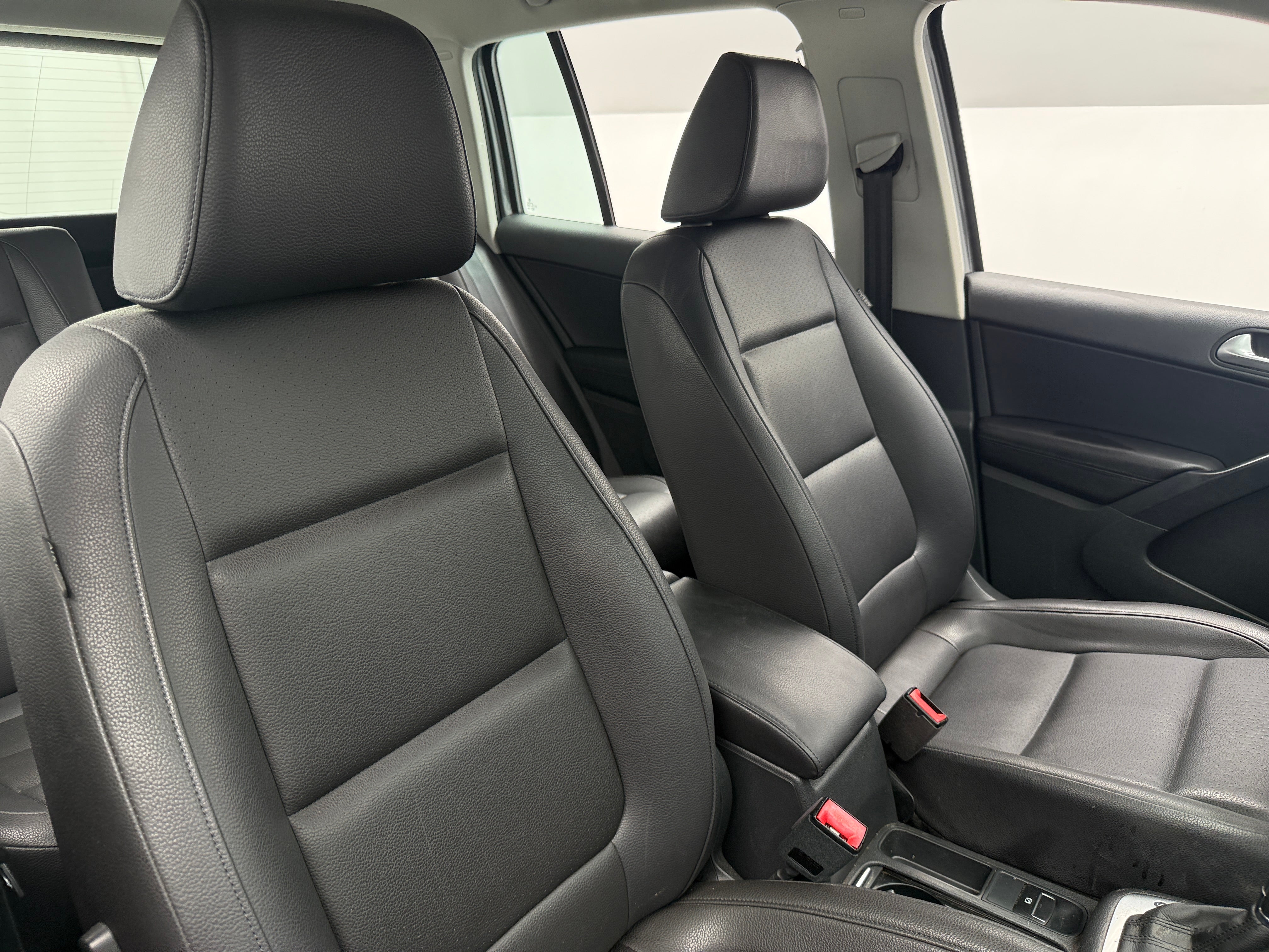 Used 2017 Volkswagen Tiguan S with VIN WVGAV7AX8HK016601 for sale in Colonial Heights, VA