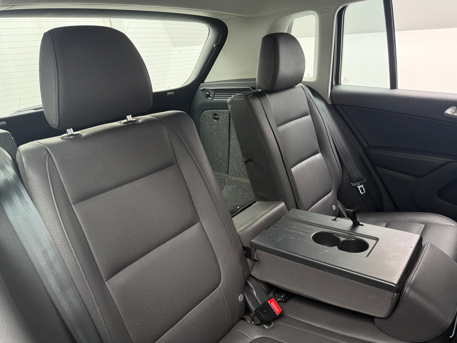 Thumbnail: 2017 Volkswagen Tiguan - 6